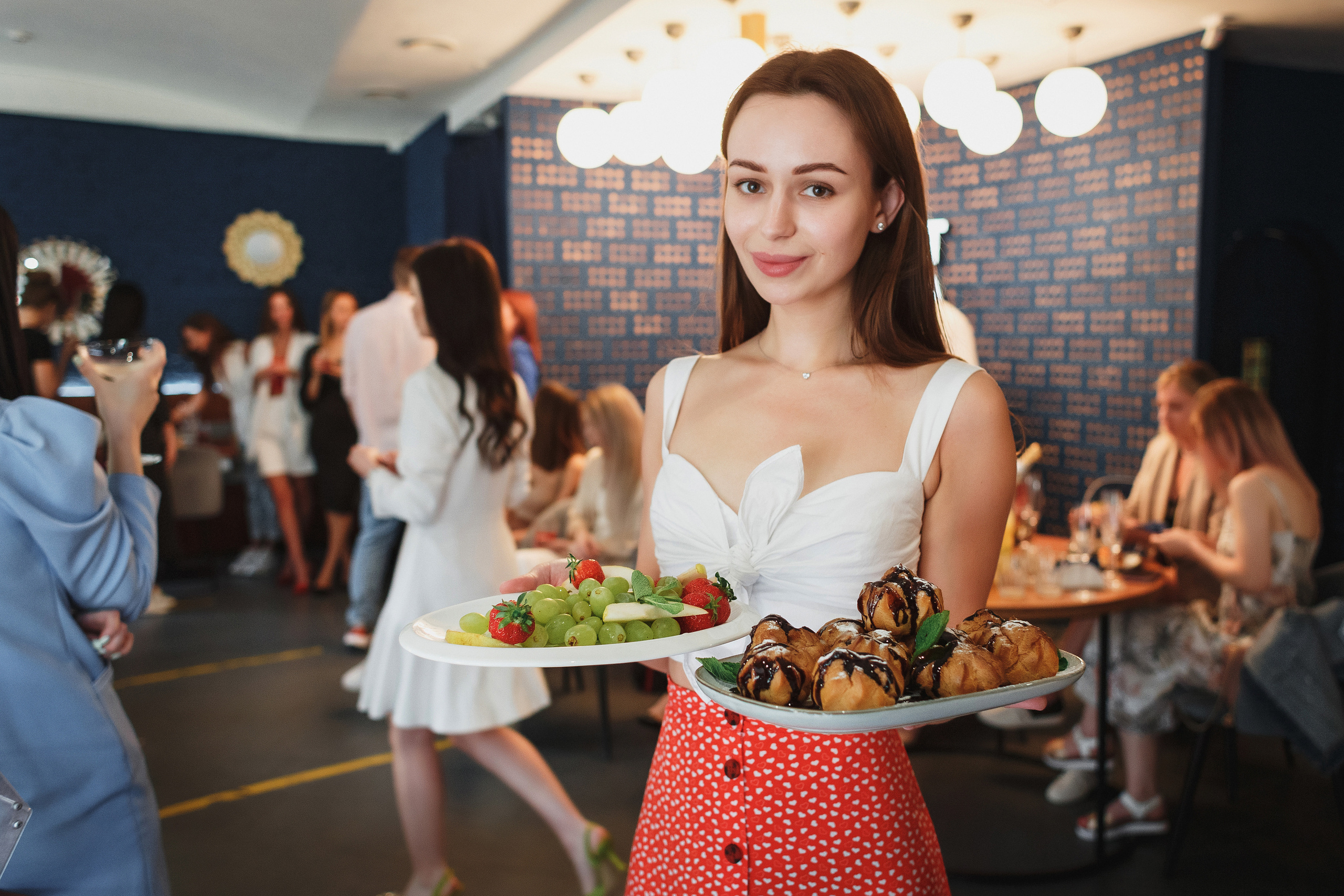 Кадры в Культ Вина: репортажная фотография в Таганроге от профессионал. Свадебный и семейный фотограф в Таганроге Бакарюк Антон