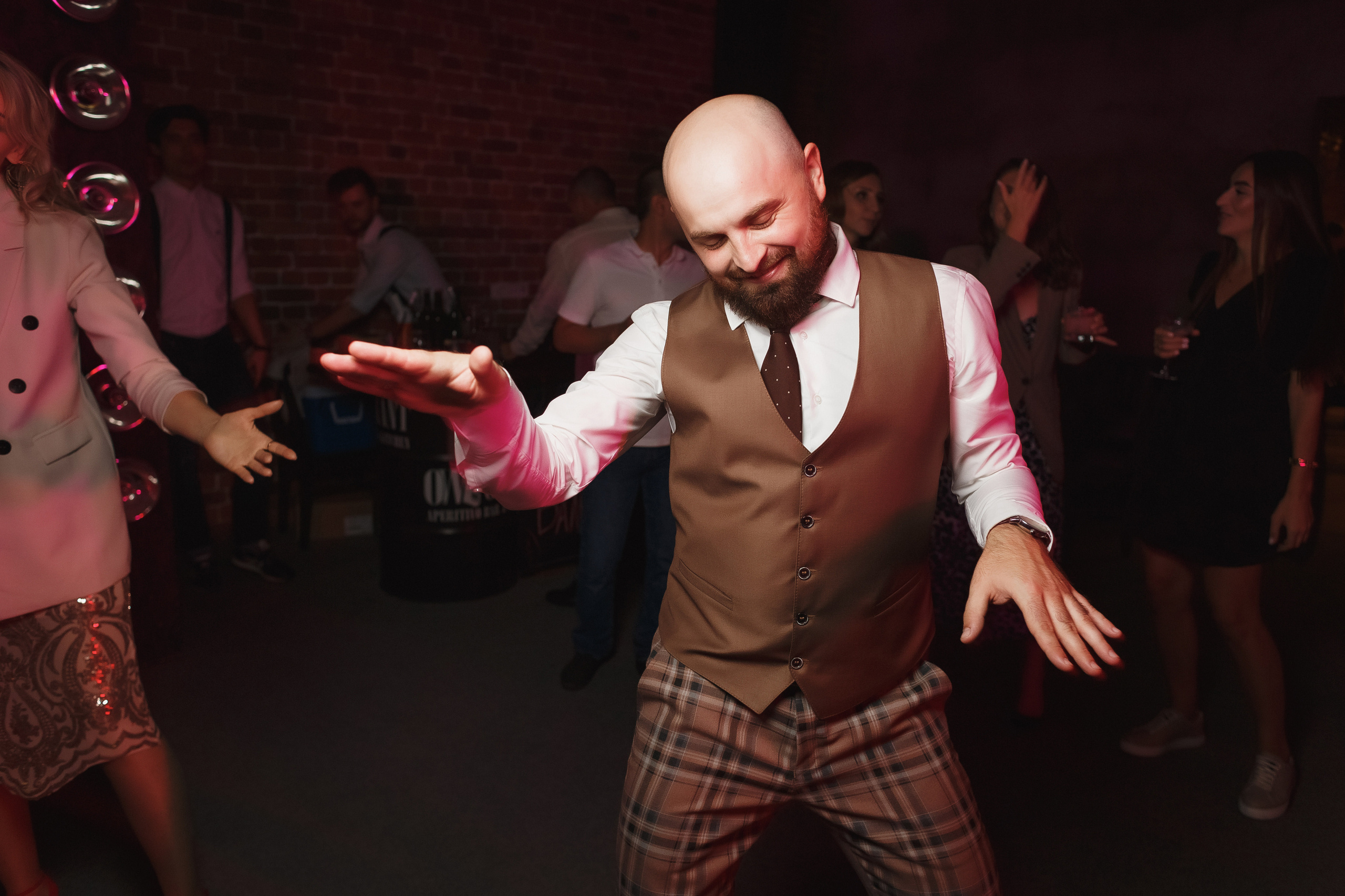 Свадебный день Кирилла и Вали: прогулка в Ростове, банкет в Таганроге. Свадебный и семейный фотограф в Таганроге Бакарюк Антон