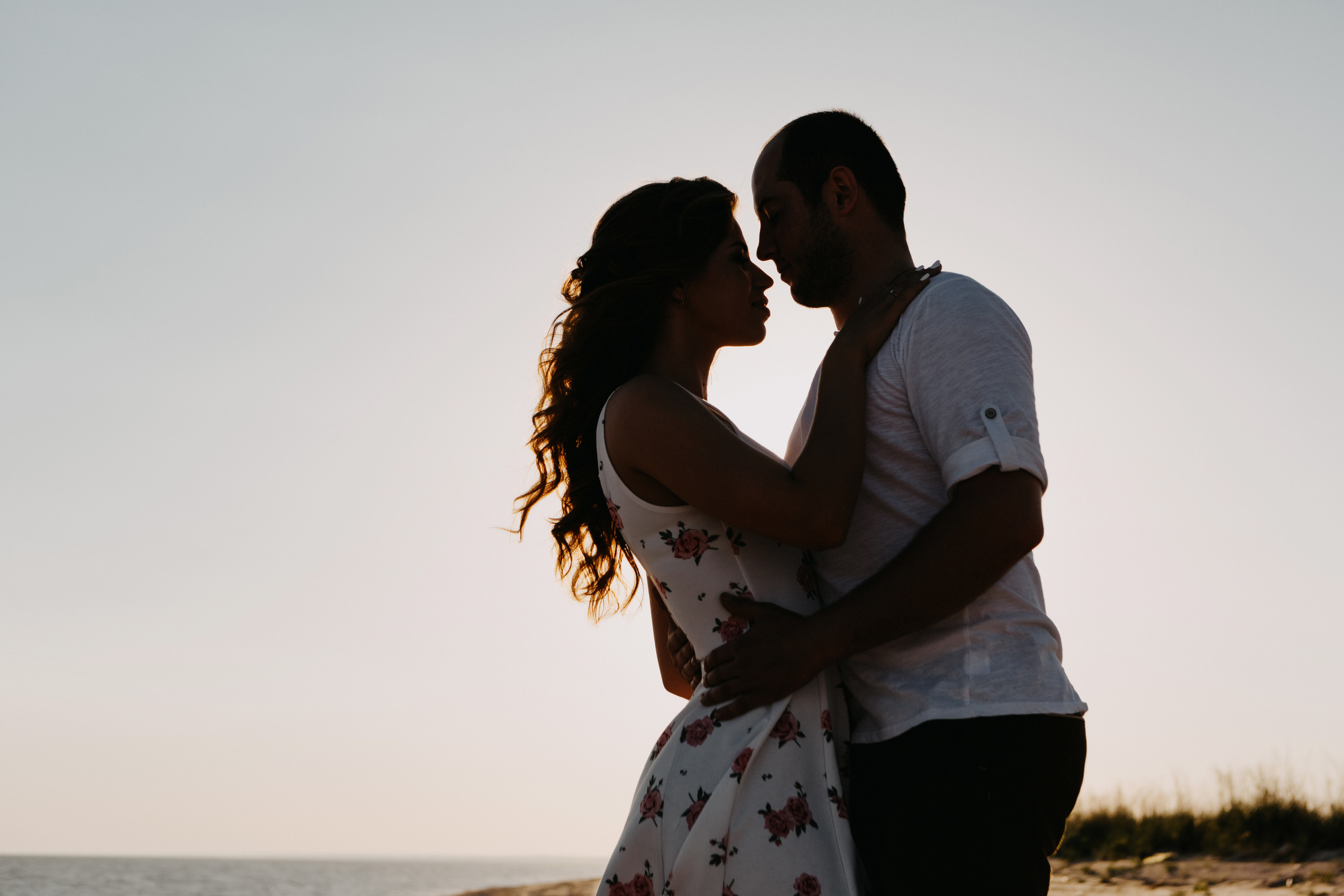 Сказочная романтика: Фотосессия Артёма и Дианы на Беглицкой косе. Свадебный и семейный фотограф в Таганроге Бакарюк Антон