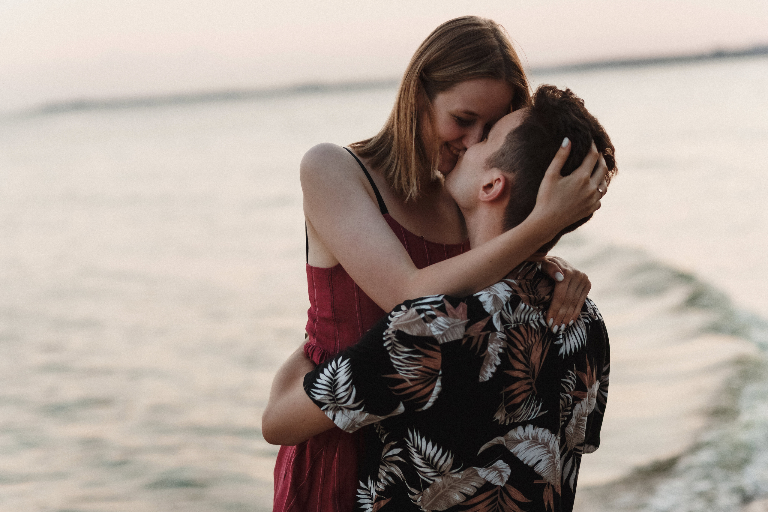 Любвь на Богудонии: Ваня и Таня в романтической фотосессии в Таганроге. Свадебный и семейный фотограф в Таганроге Бакарюк Антон