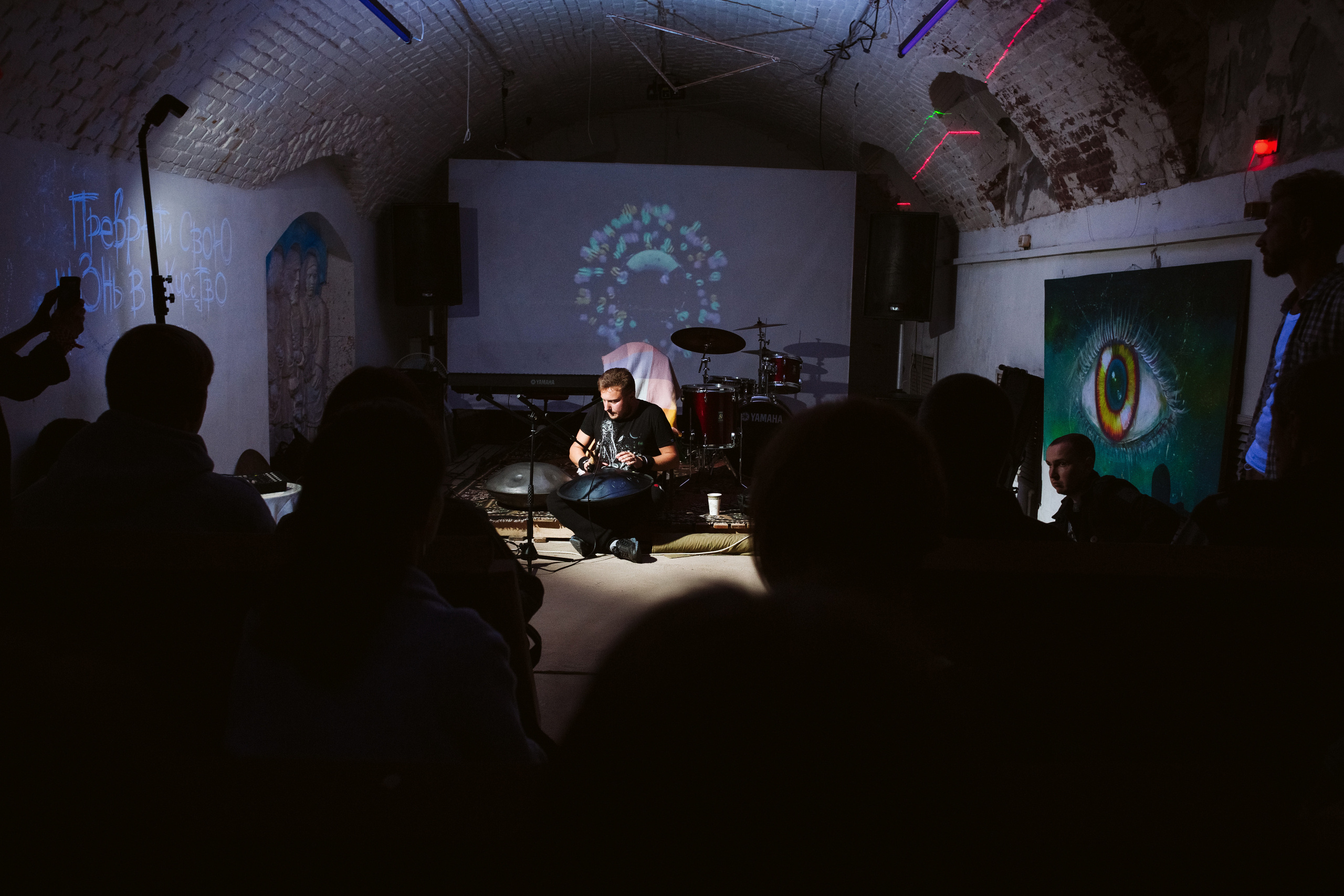 Фото выставки в Таганроге: профессиональная репортажная фотосъемка. Свадебный и семейный фотограф в Таганроге Бакарюк Антон