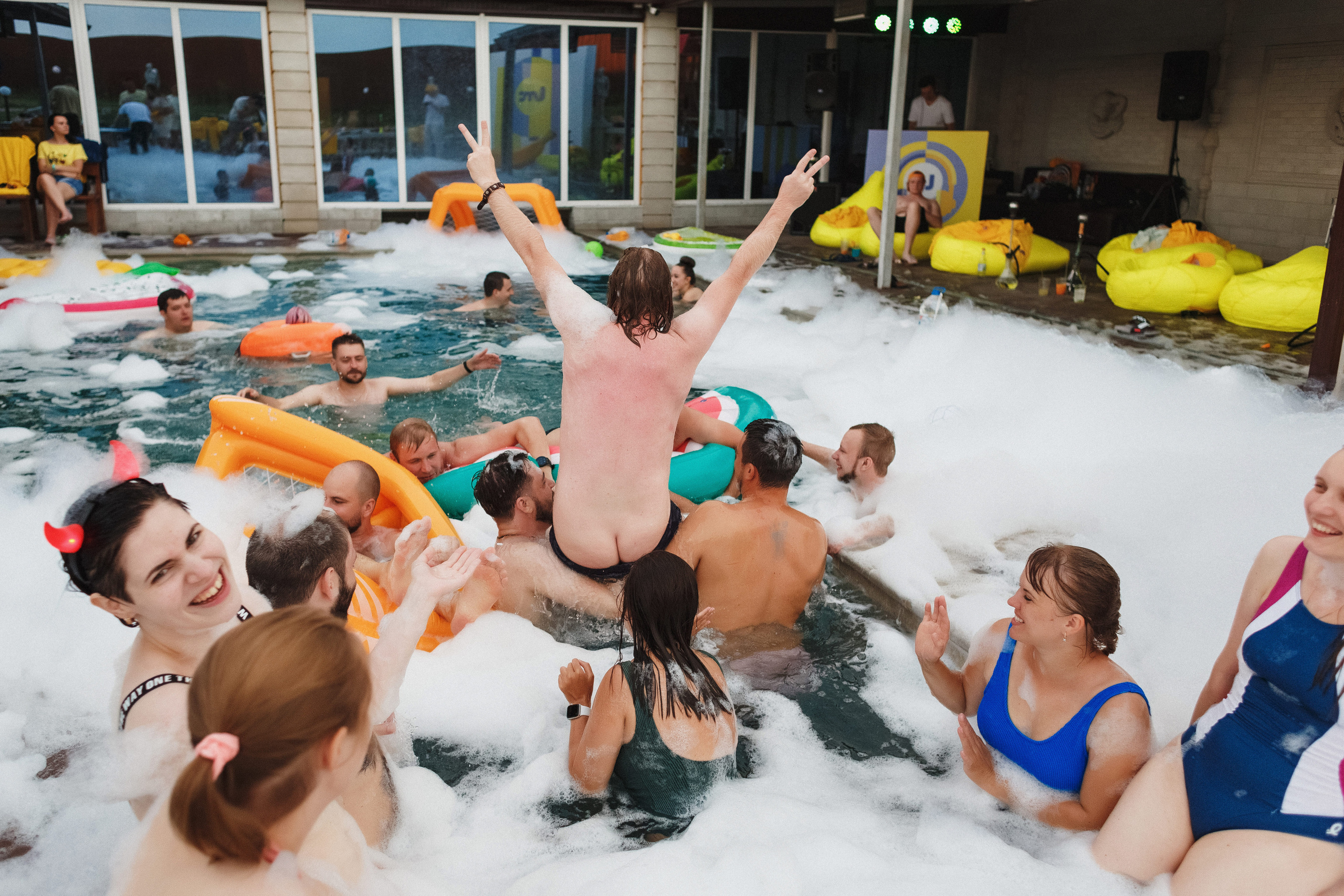 Фотосессия для компании Let Me Code в коттедже Виктория Таганрог. Свадебный и семейный фотограф в Таганроге Бакарюк Антон