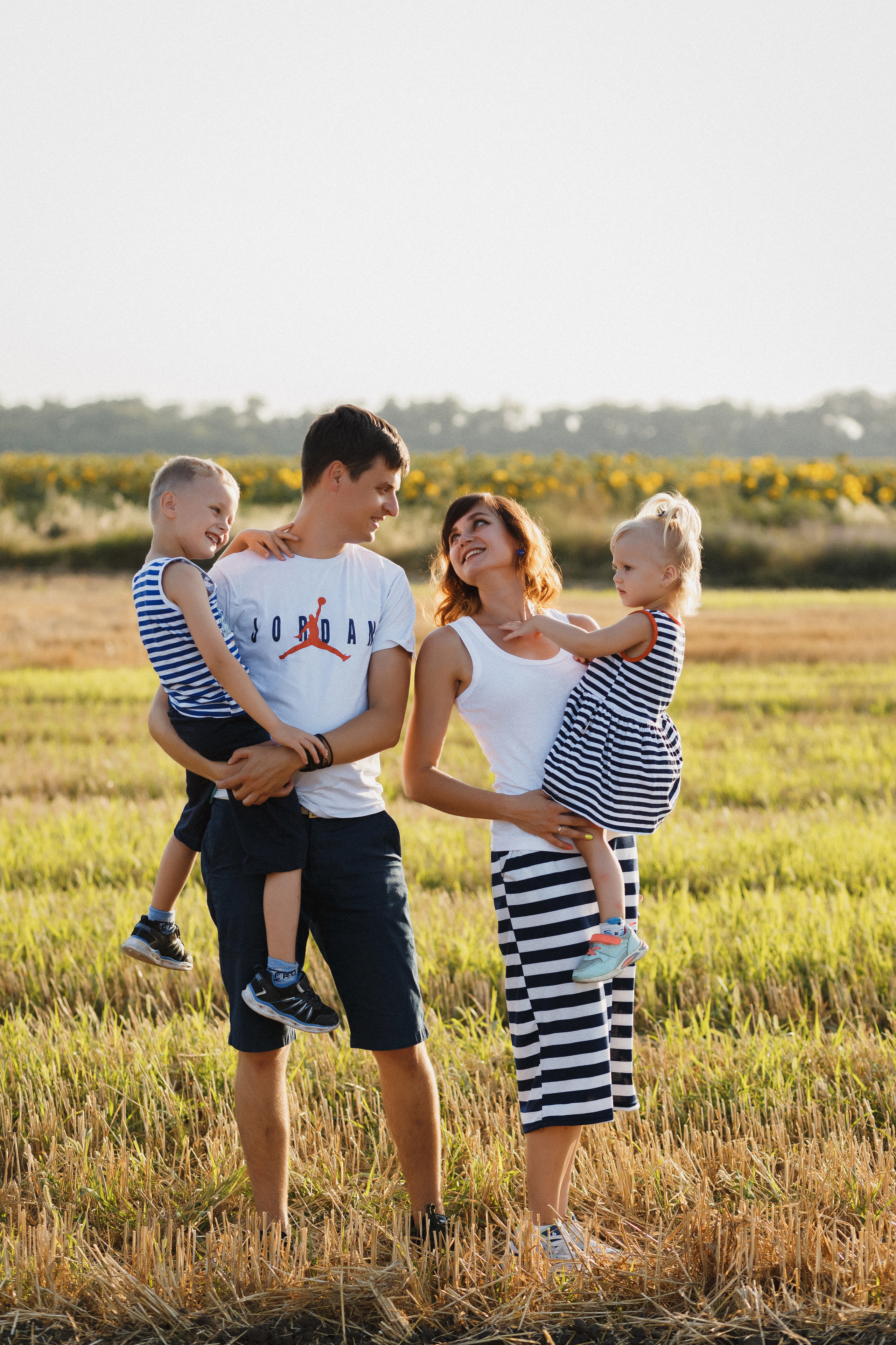 Семейные фотосессии в Таганроге: лучший фотограф для вашей семьи. Свадебный и семейный фотограф в Таганроге Бакарюк Антон