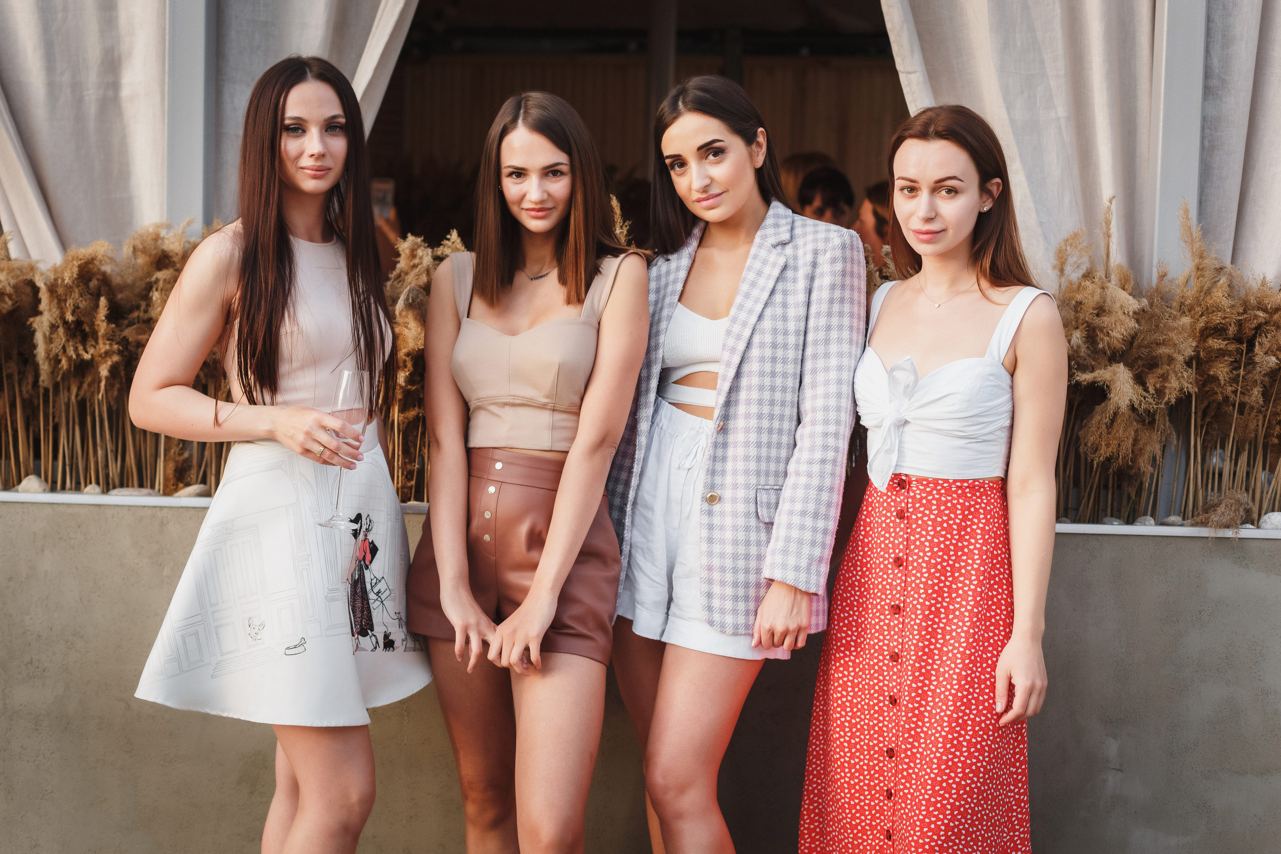 Кадры в Культ Вина: репортажная фотография в Таганроге от профессионал. Свадебный и семейный фотограф в Таганроге Бакарюк Антон