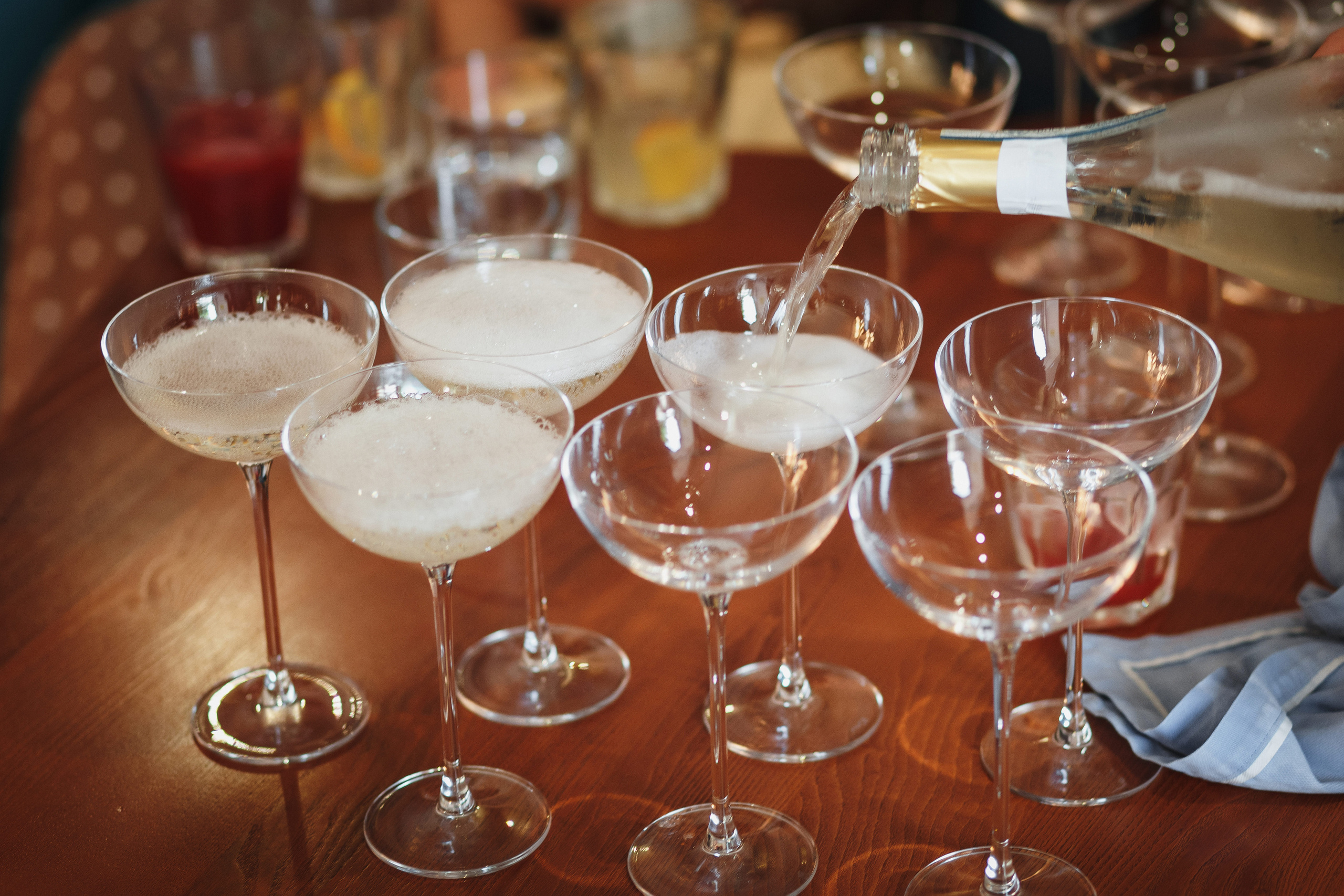 Кадры в Культ Вина: репортажная фотография в Таганроге от профессионал. Свадебный и семейный фотограф в Таганроге Бакарюк Антон