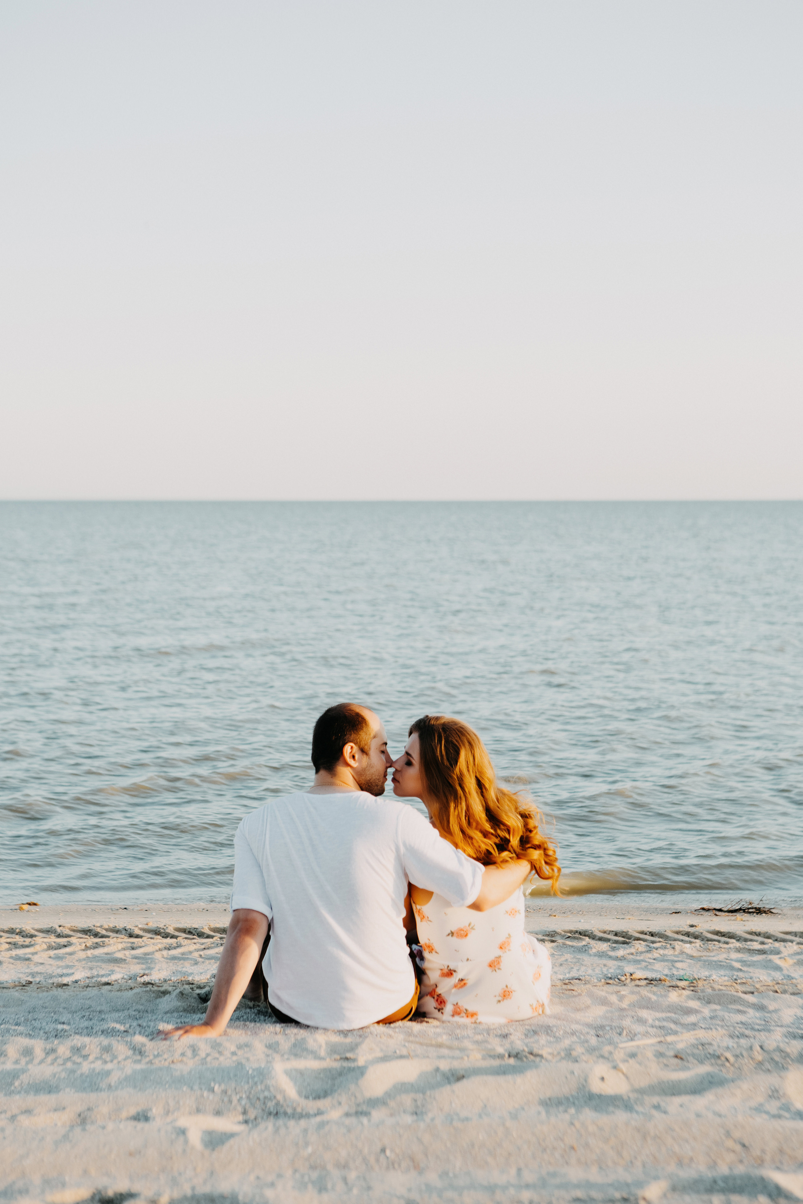 Сказочная романтика: Фотосессия Артёма и Дианы на Беглицкой косе. Свадебный и семейный фотограф в Таганроге Бакарюк Антон