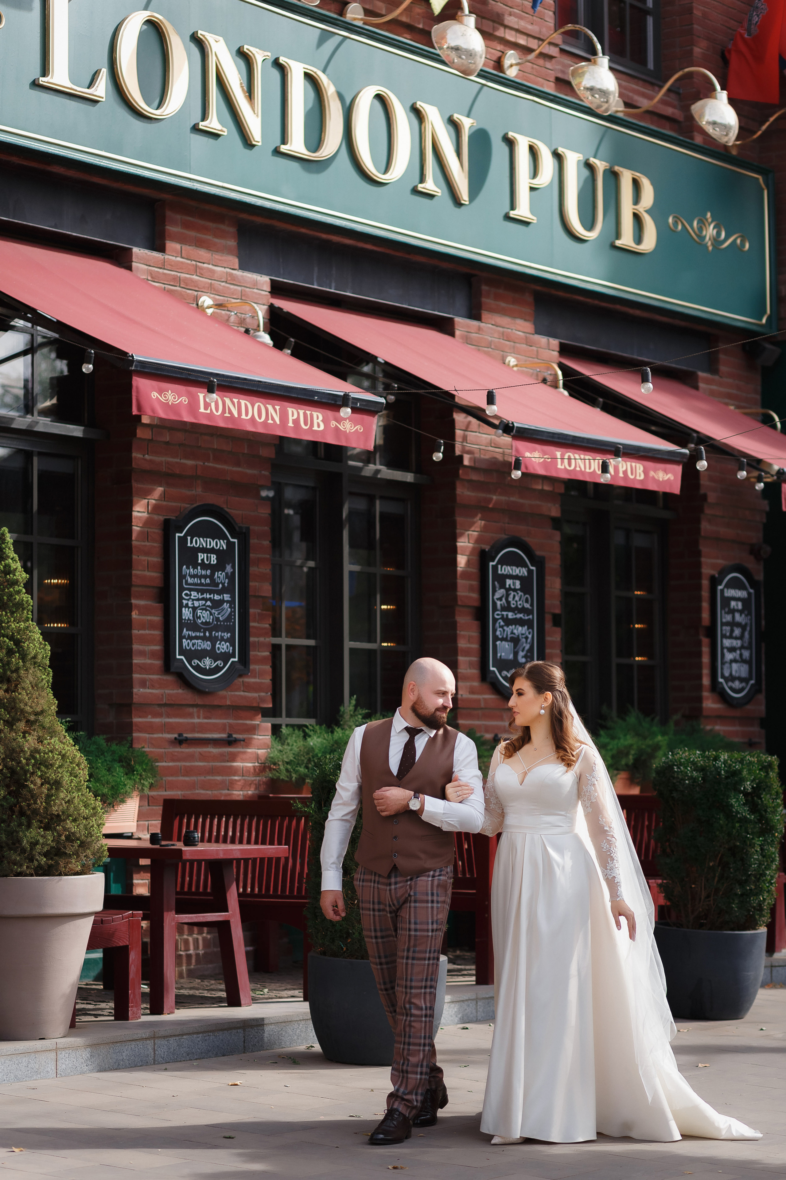 Свадебный день Кирилла и Вали: прогулка в Ростове, банкет в Таганроге. Свадебный и семейный фотограф в Таганроге Бакарюк Антон