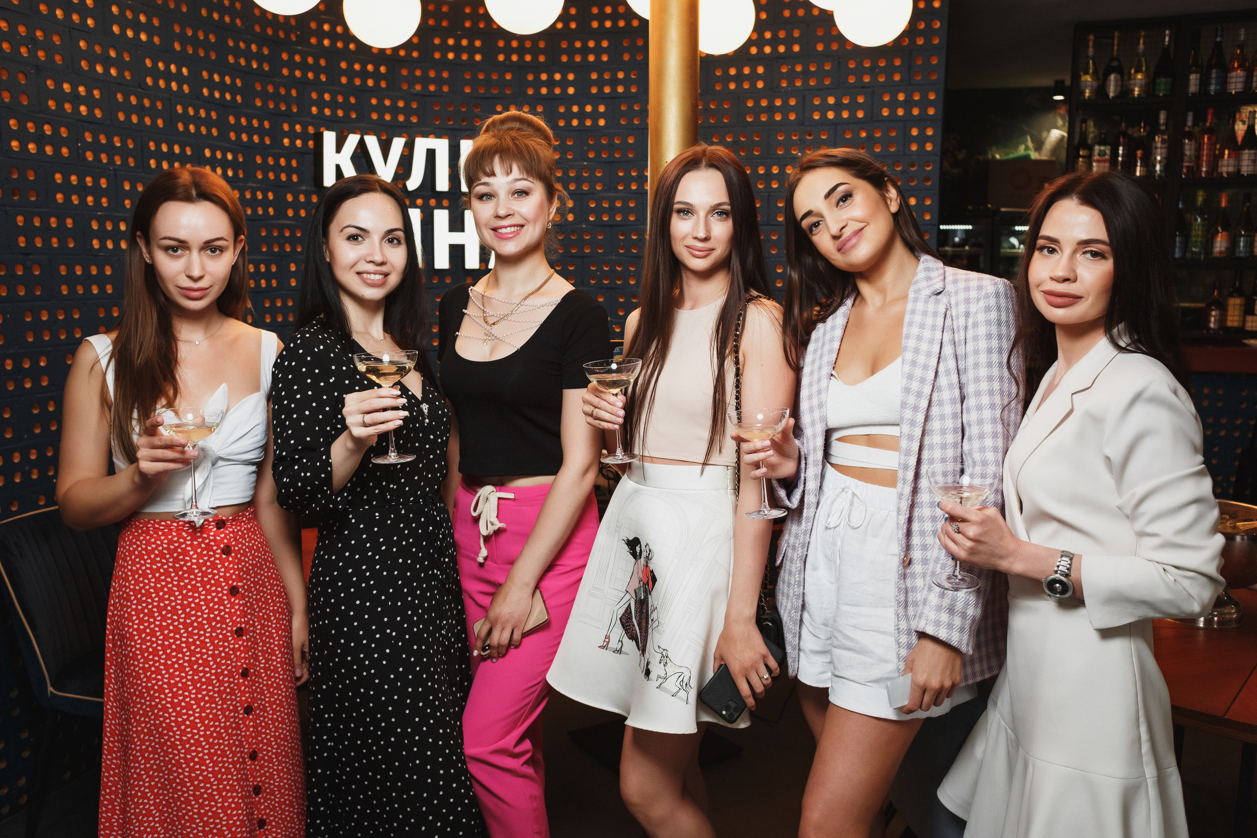 Кадры в Культ Вина: репортажная фотография в Таганроге от профессионал. Свадебный и семейный фотограф в Таганроге Бакарюк Антон