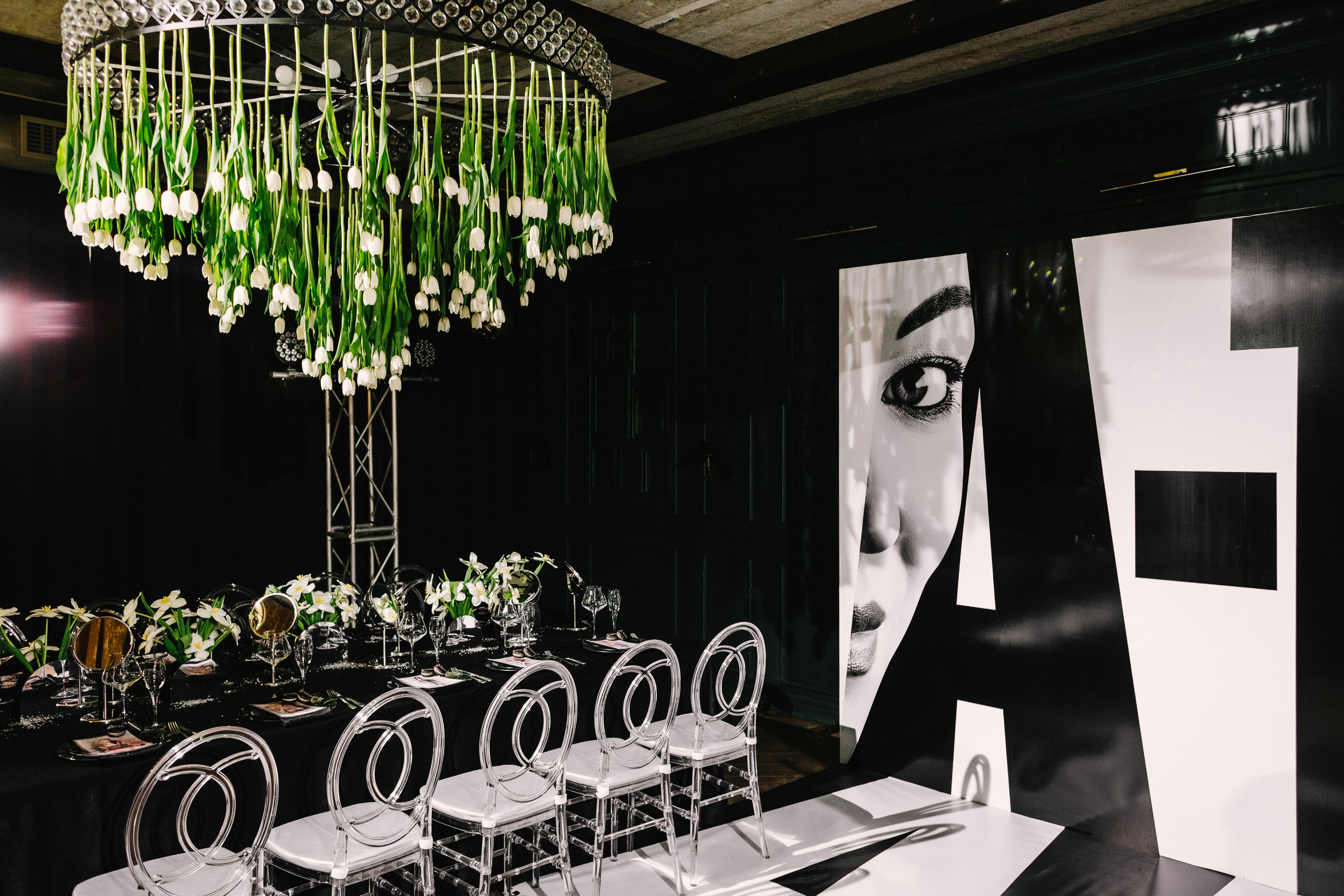 Репортажные фотографии дня рождения Альфии в Таганроге в Мадам Ку Ку. Свадебный и семейный фотограф в Таганроге Бакарюк Антон