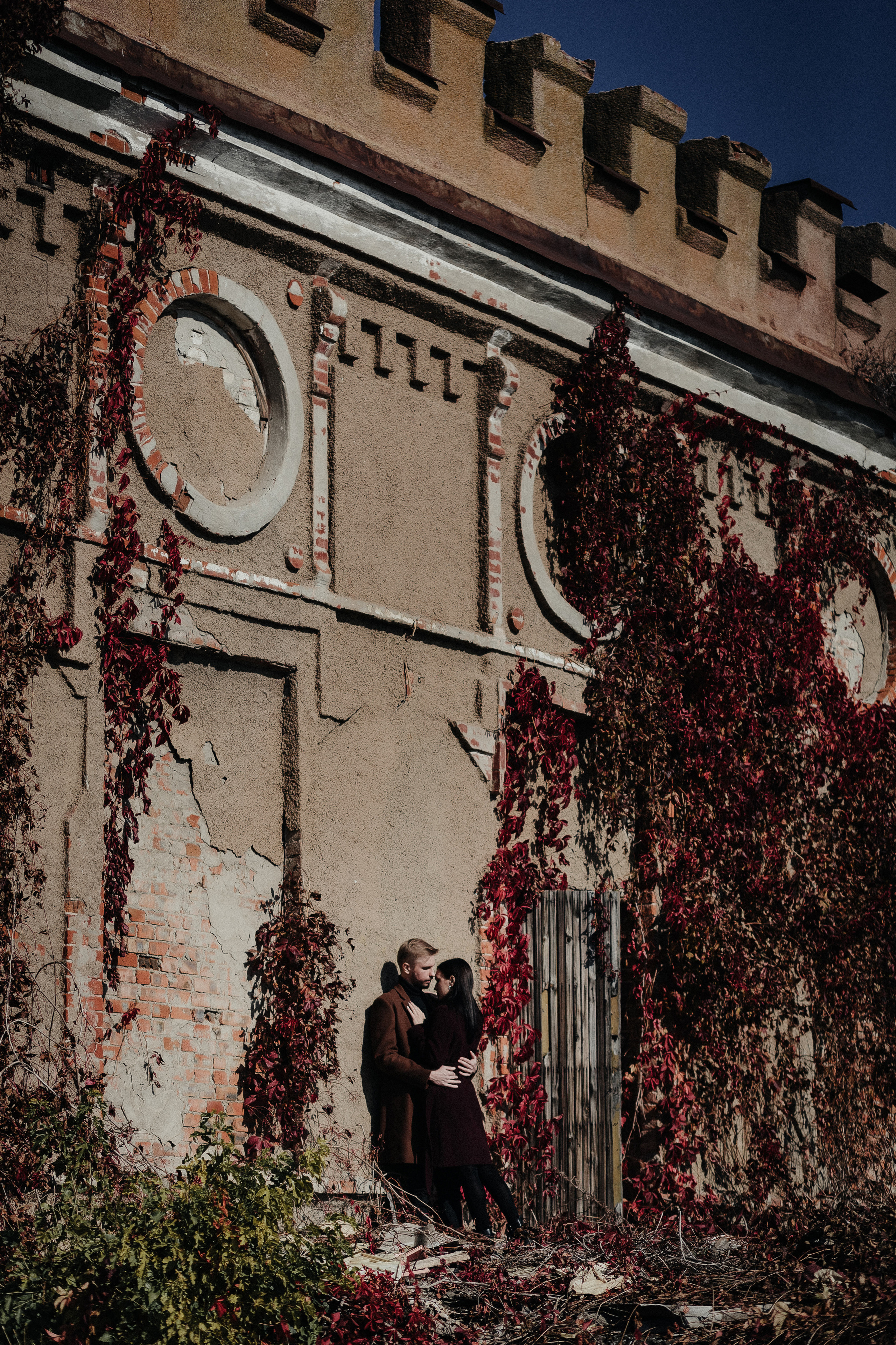 Парная фотосессия возле Замка Лакиера недалеко от Таганрога. Свадебный и семейный фотограф в Таганроге Бакарюк Антон