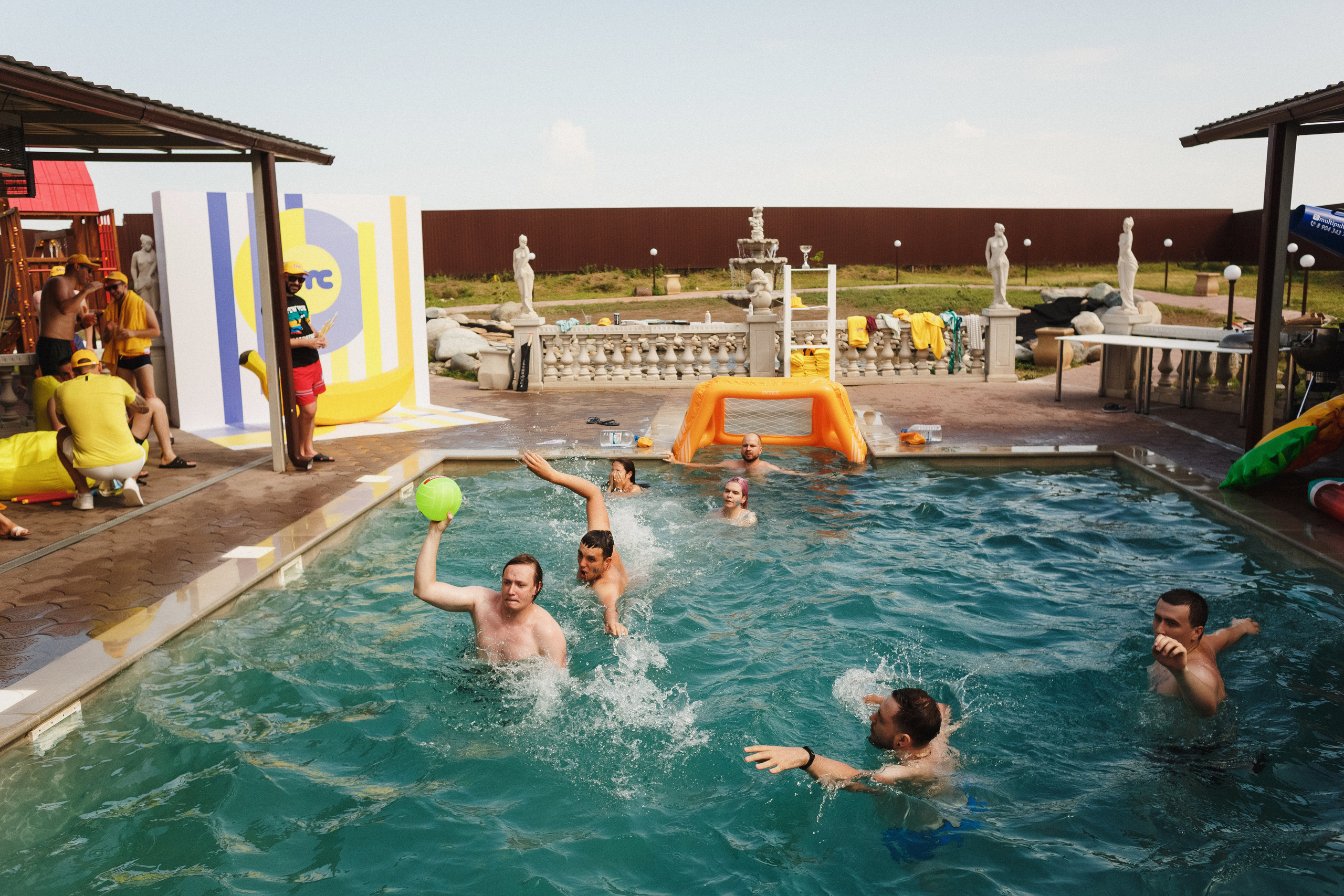 Фотосессия для компании Let Me Code в коттедже Виктория Таганрог. Свадебный и семейный фотограф в Таганроге Бакарюк Антон