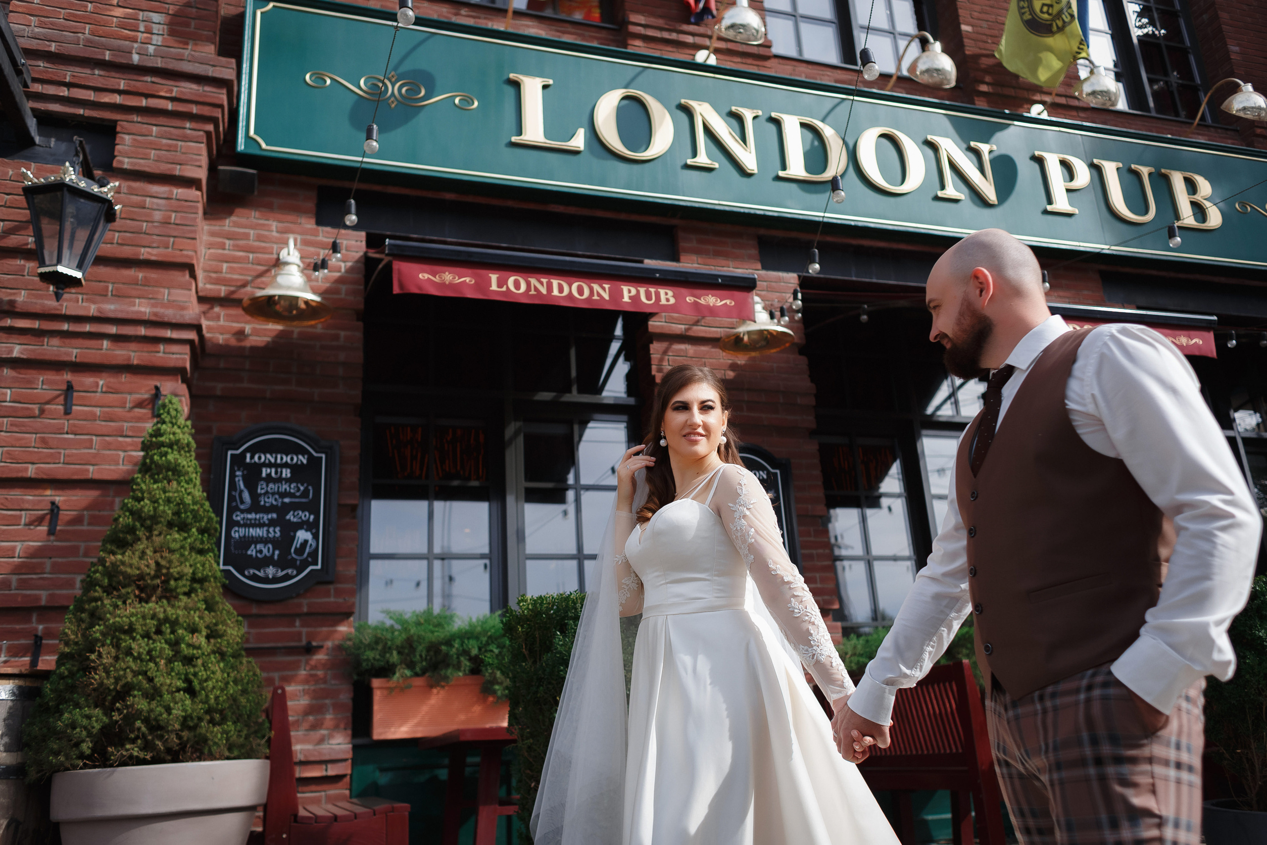 Свадебный день Кирилла и Вали: прогулка в Ростове, банкет в Таганроге. Свадебный и семейный фотограф в Таганроге Бакарюк Антон