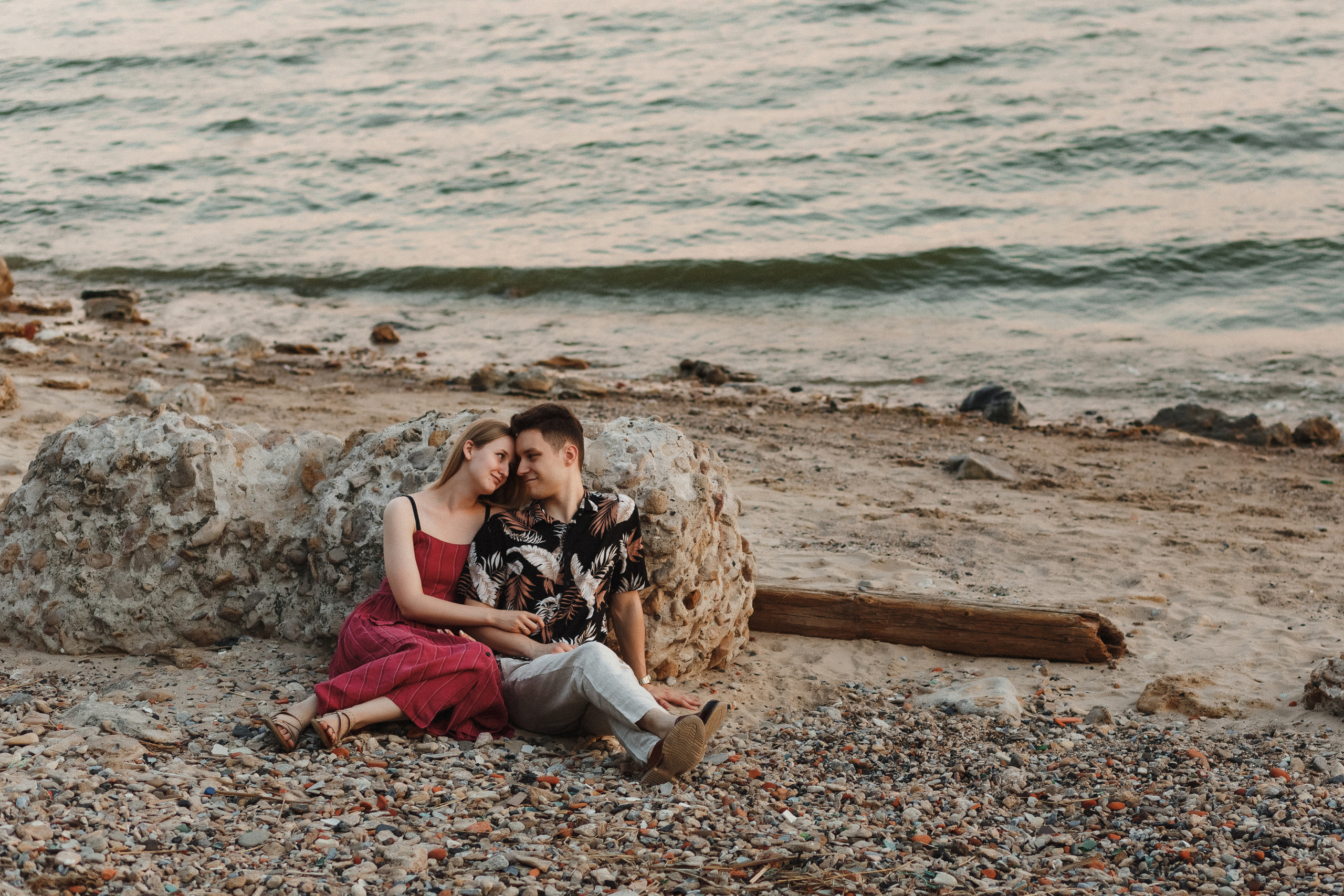 Любвь на Богудонии: Ваня и Таня в романтической фотосессии в Таганроге. Свадебный и семейный фотограф в Таганроге Бакарюк Антон