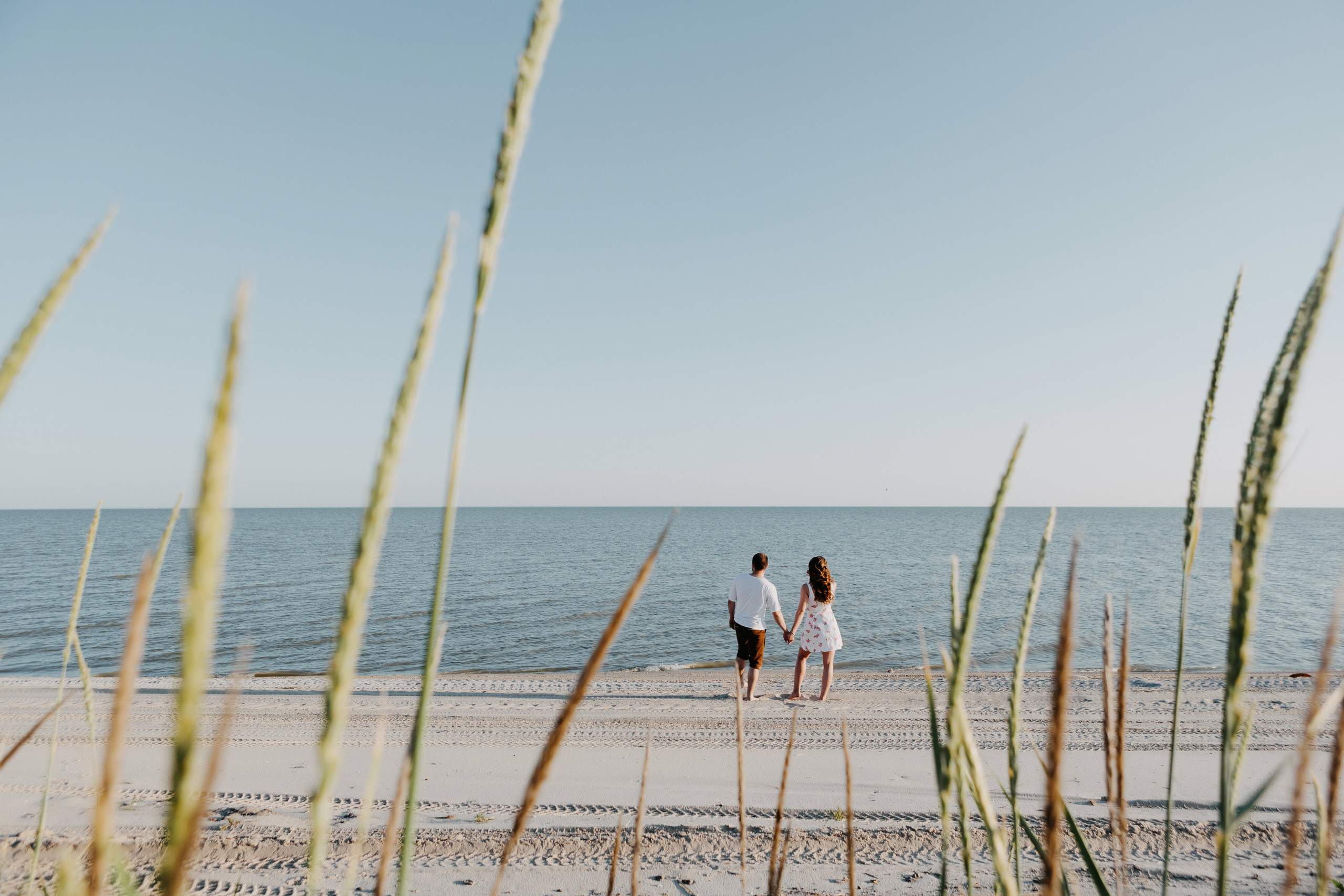Сказочная романтика: Фотосессия Артёма и Дианы на Беглицкой косе. Свадебный и семейный фотограф в Таганроге Бакарюк Антон