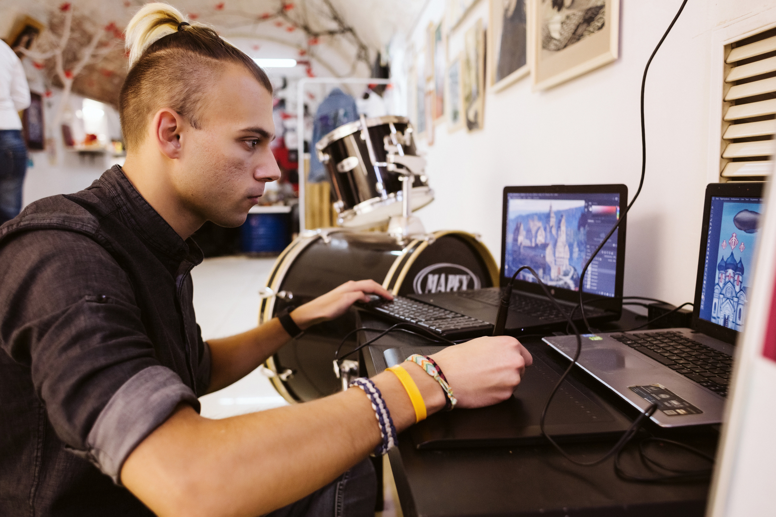 Фото выставки в Таганроге: профессиональная репортажная фотосъемка. Свадебный и семейный фотограф в Таганроге Бакарюк Антон