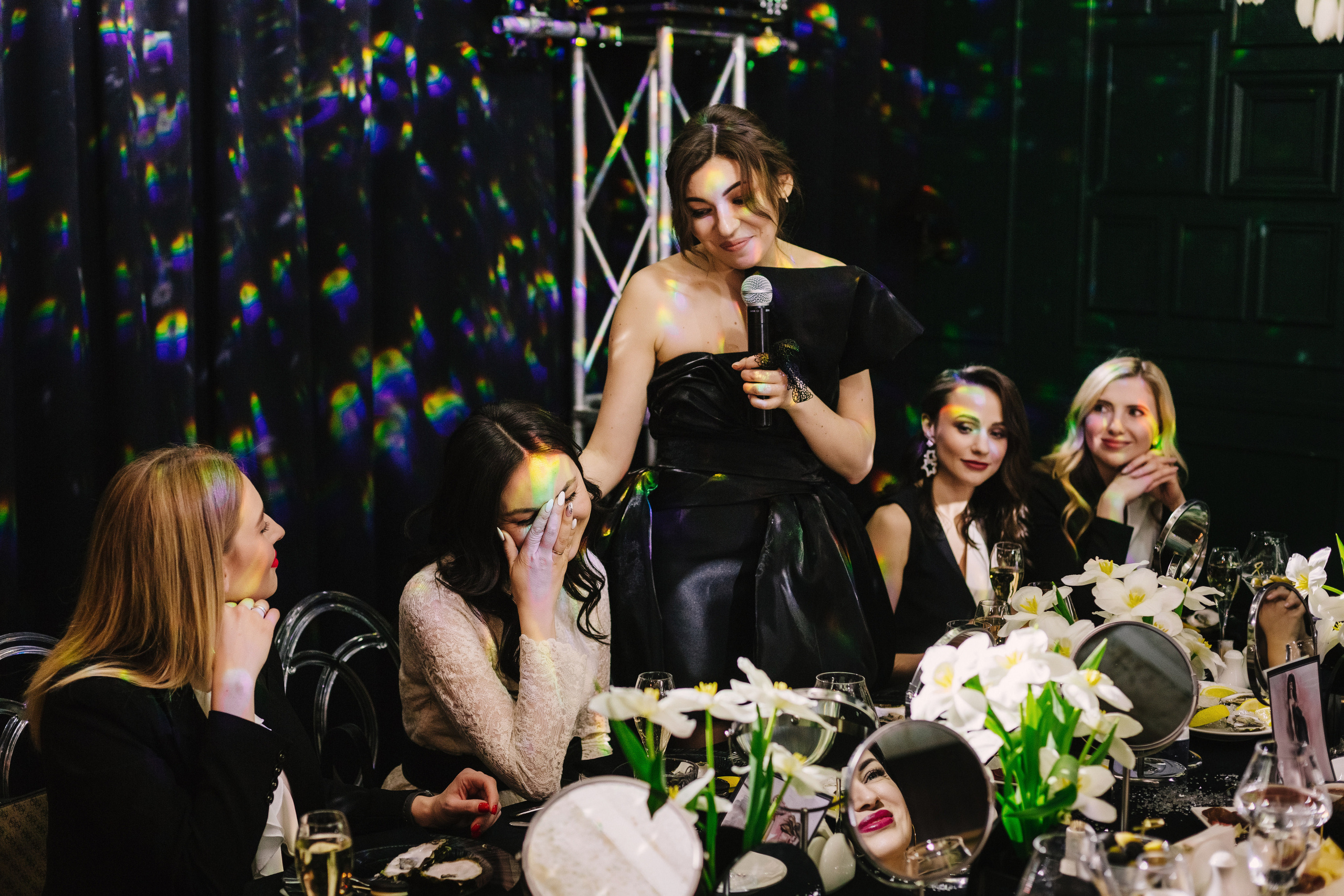 Репортажные фотографии дня рождения Альфии в Таганроге в Мадам Ку Ку. Свадебный и семейный фотограф в Таганроге Бакарюк Антон