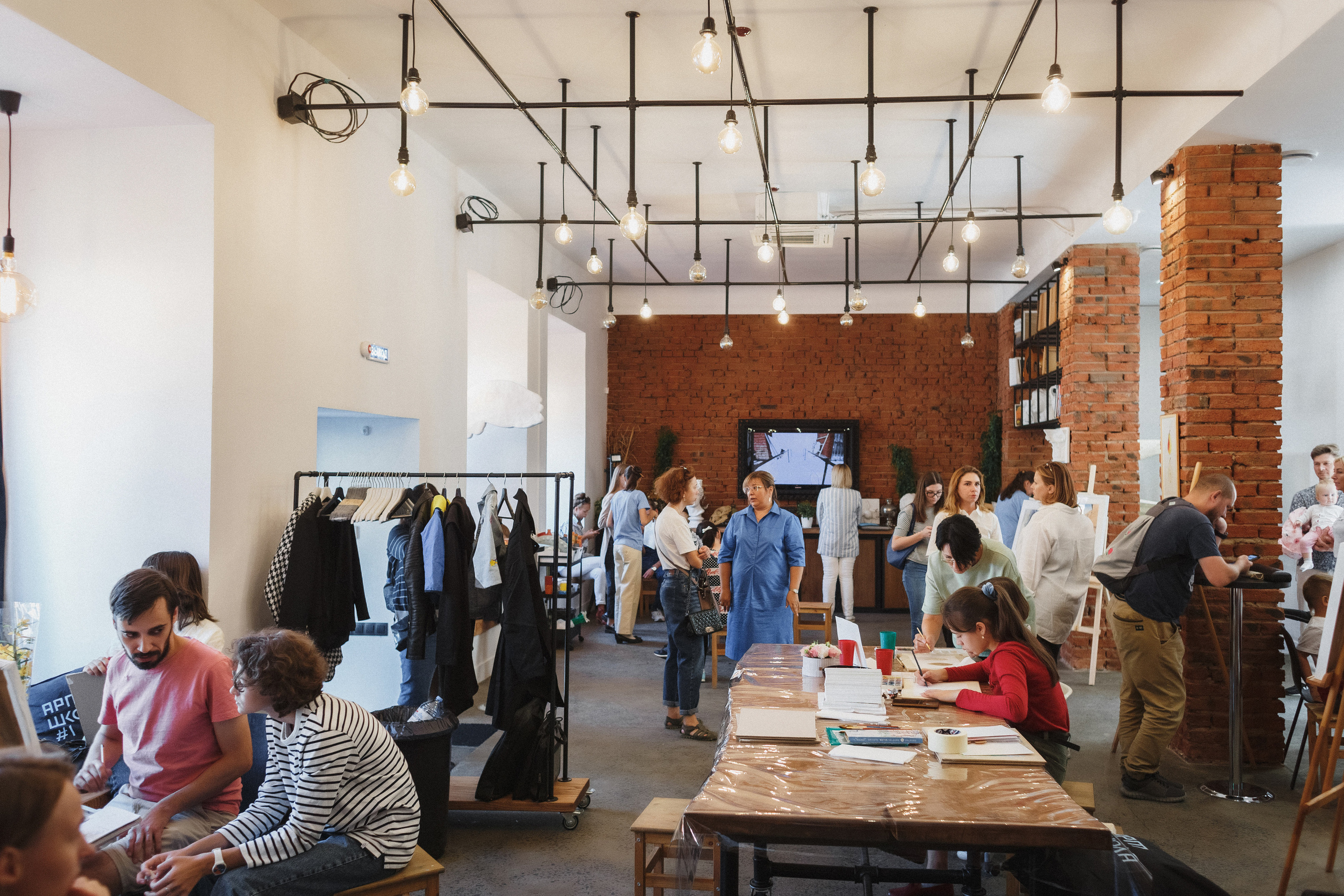 Открытие Арт-Школы в Таганроге: Фотосессия Праздника. Свадебный и семейный фотограф в Таганроге Бакарюк Антон