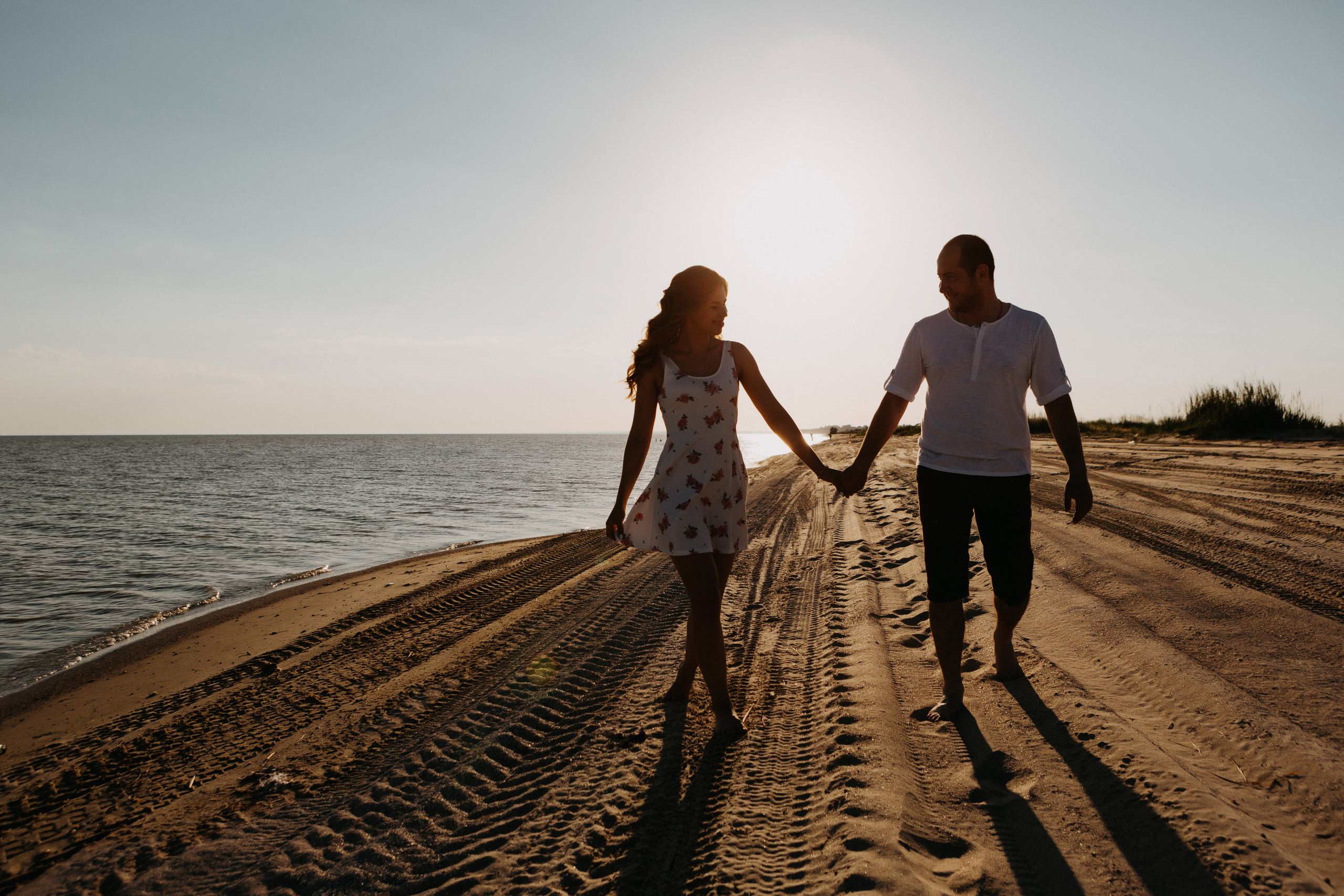 Сказочная романтика: Фотосессия Артёма и Дианы на Беглицкой косе. Свадебный и семейный фотограф в Таганроге Бакарюк Антон