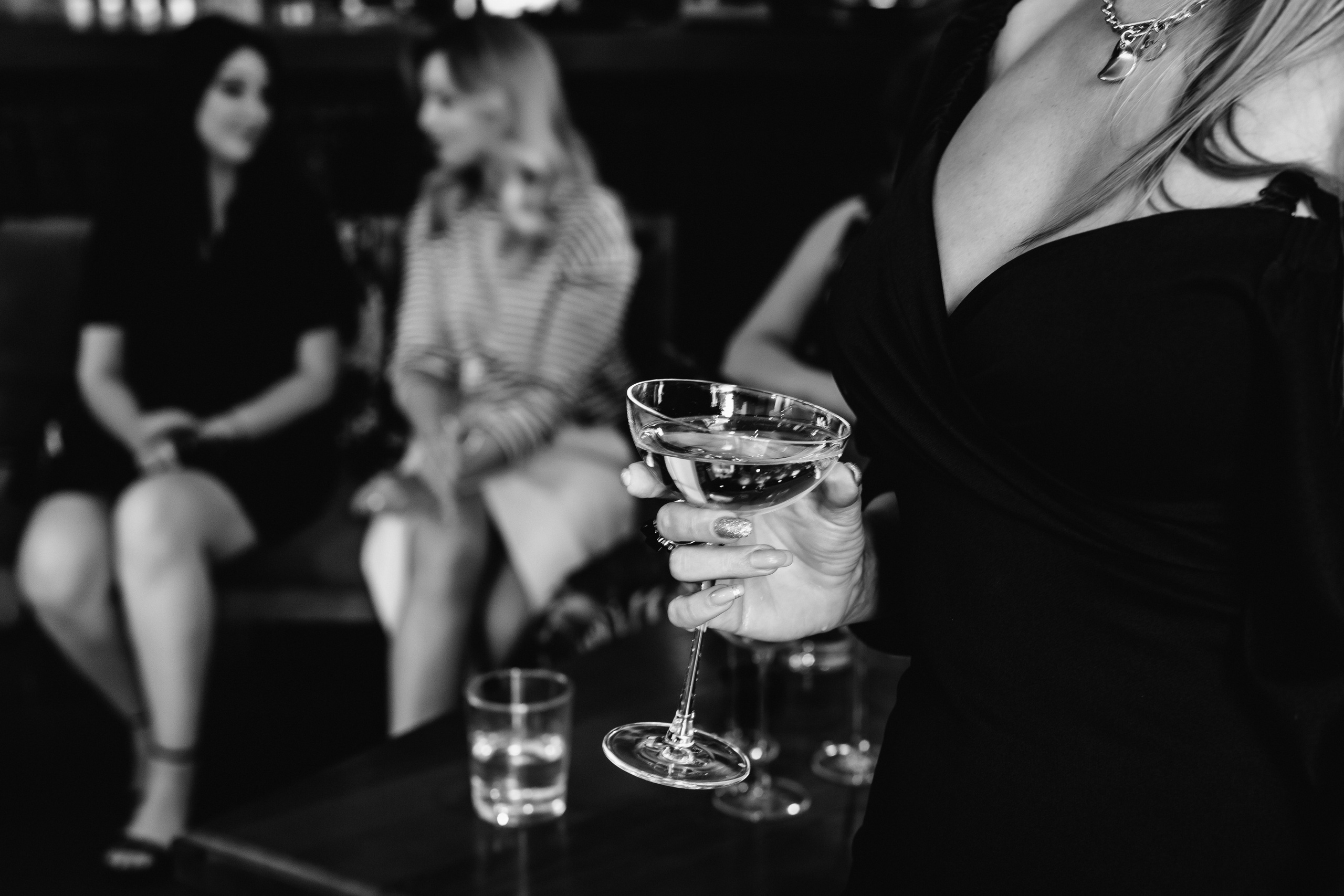 Кадры в Культ Вина: репортажная фотография в Таганроге от профессионал. Свадебный и семейный фотограф в Таганроге Бакарюк Антон