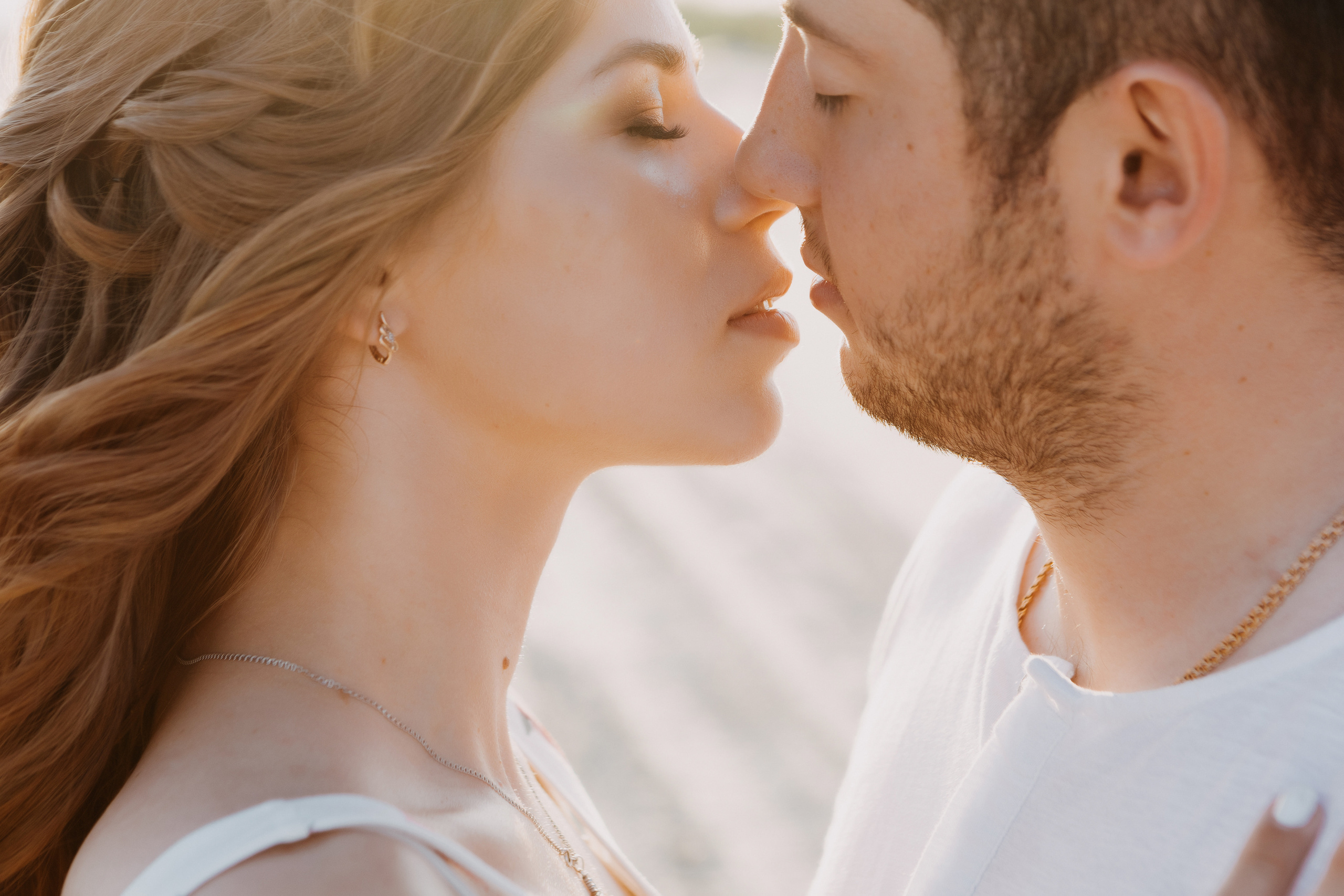 Сказочная романтика: Фотосессия Артёма и Дианы на Беглицкой косе. Свадебный и семейный фотограф в Таганроге Бакарюк Антон