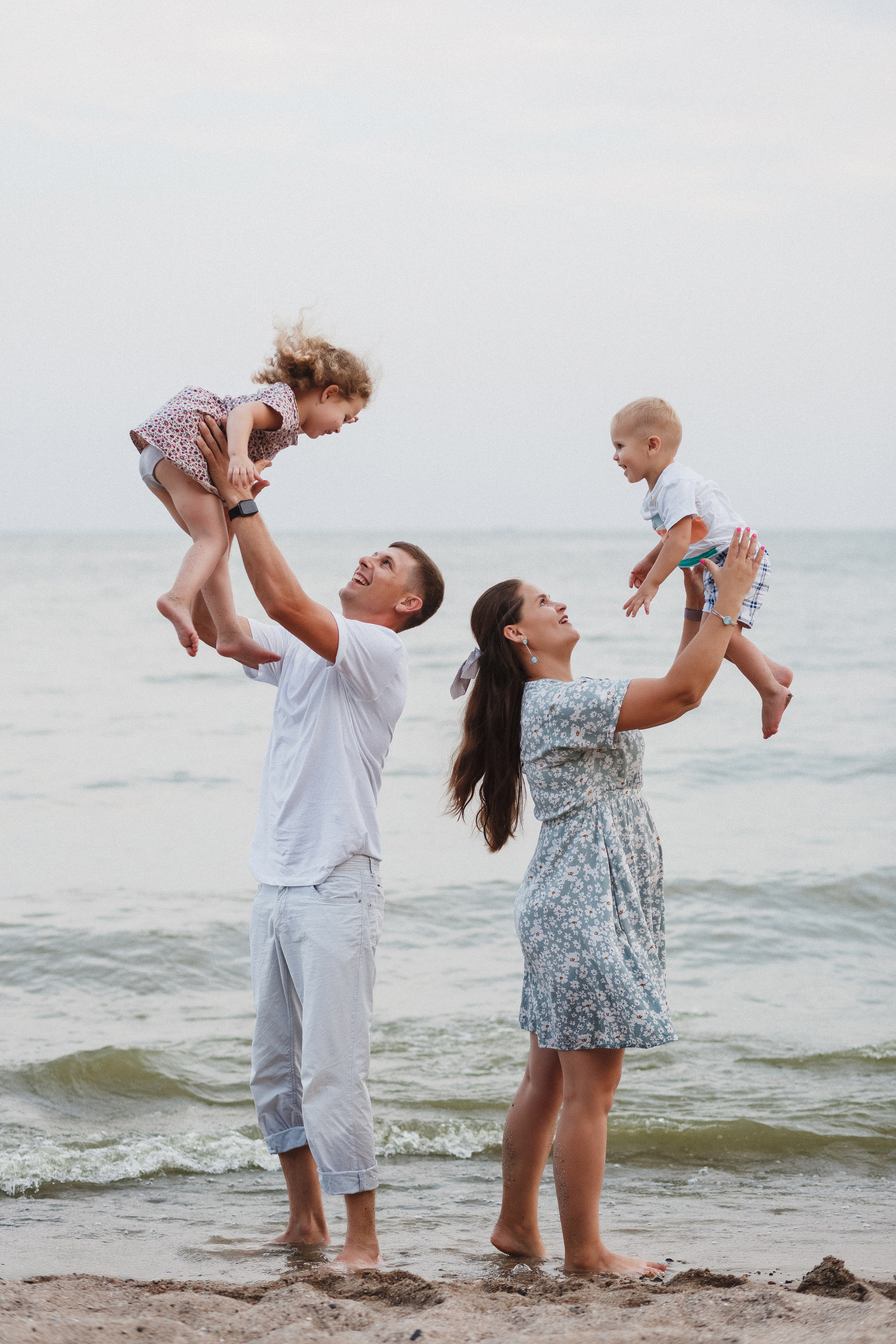 Семейные фотосессии в Таганроге: лучший фотограф для вашей семьи. Свадебный и семейный фотограф в Таганроге Бакарюк Антон