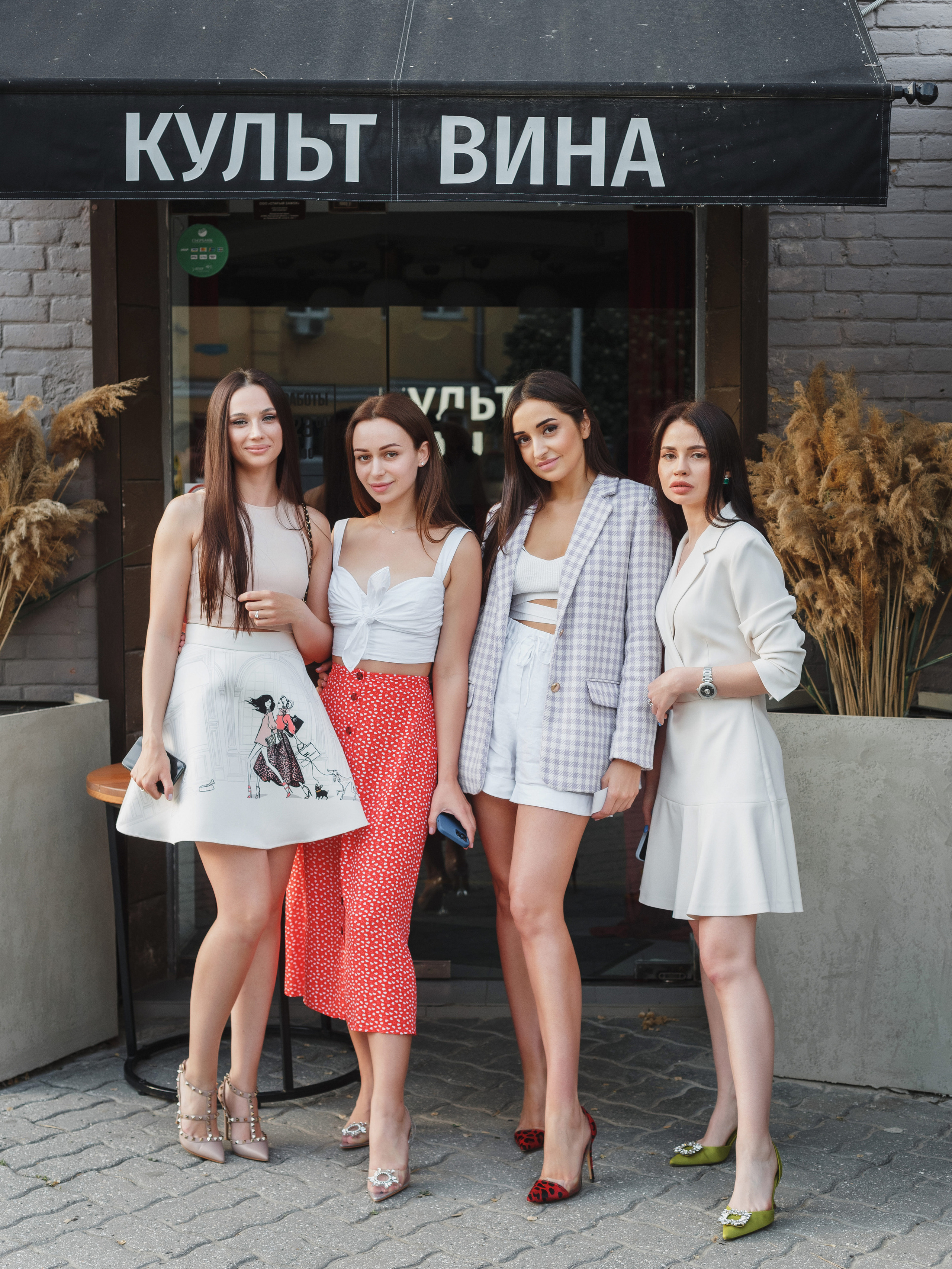 Кадры в Культ Вина: репортажная фотография в Таганроге от профессионал. Свадебный и семейный фотограф в Таганроге Бакарюк Антон