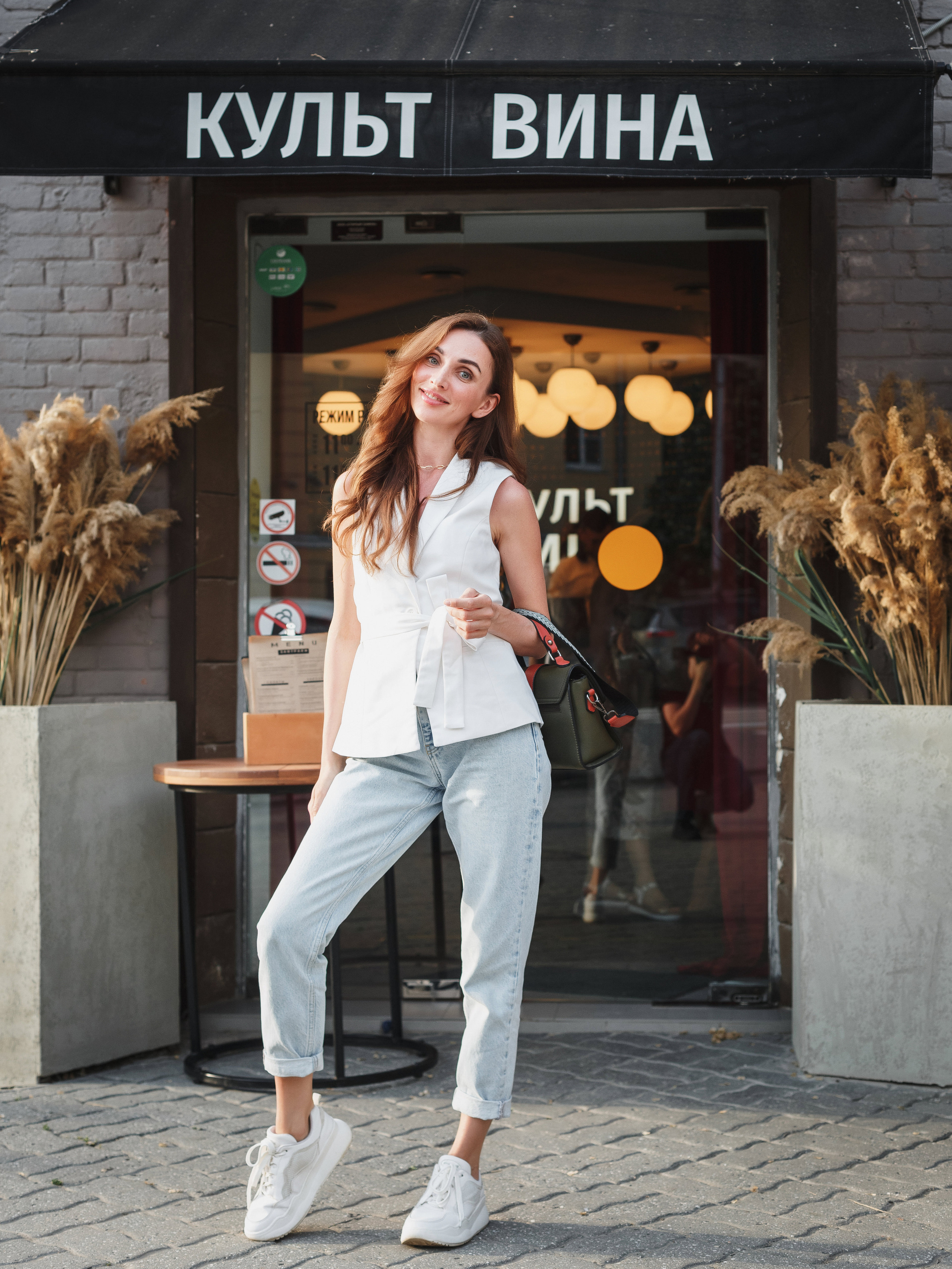 Кадры в Культ Вина: репортажная фотография в Таганроге от профессионал. Свадебный и семейный фотограф в Таганроге Бакарюк Антон