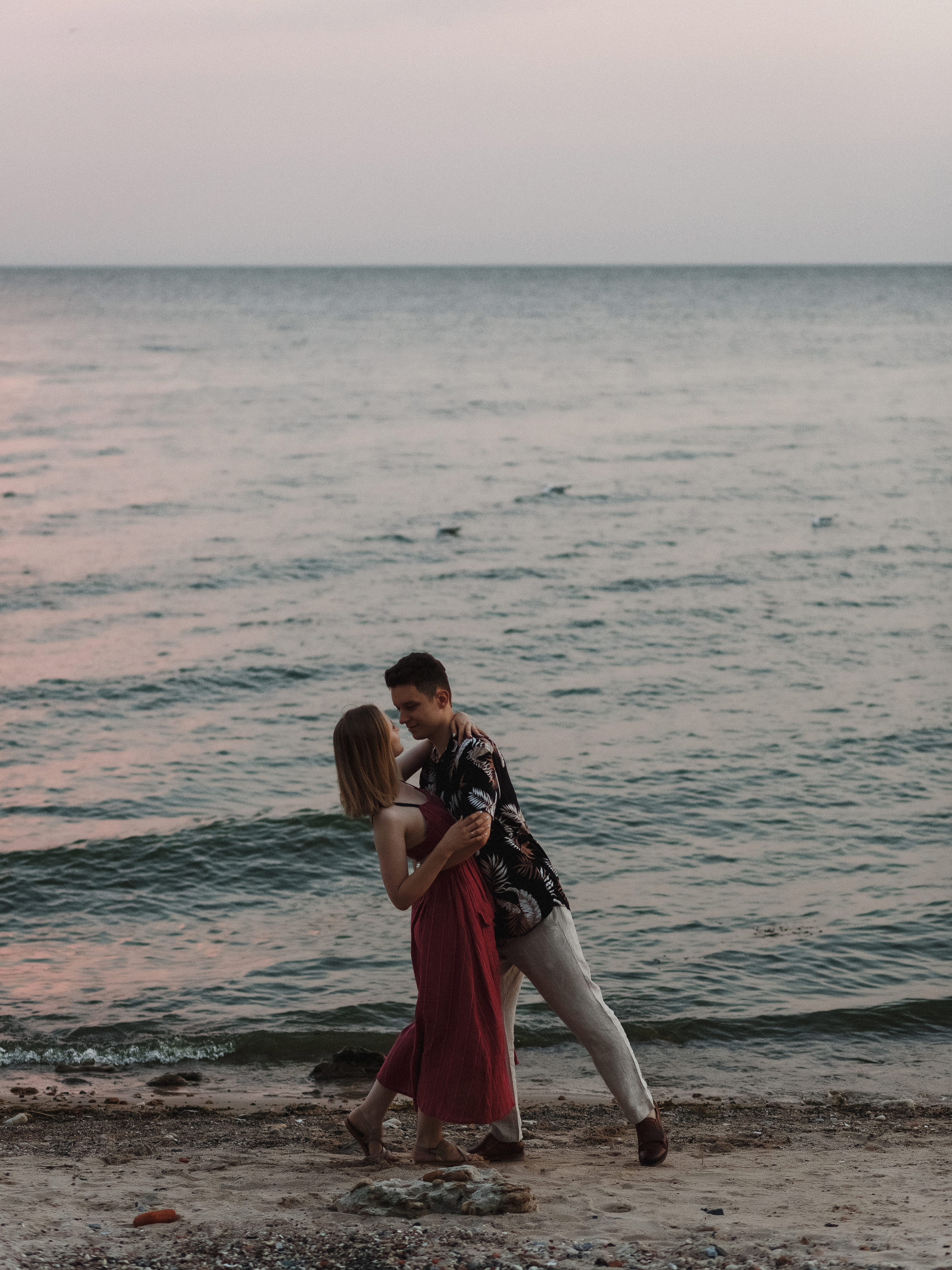 Любвь на Богудонии: Ваня и Таня в романтической фотосессии в Таганроге. Свадебный и семейный фотограф в Таганроге Бакарюк Антон