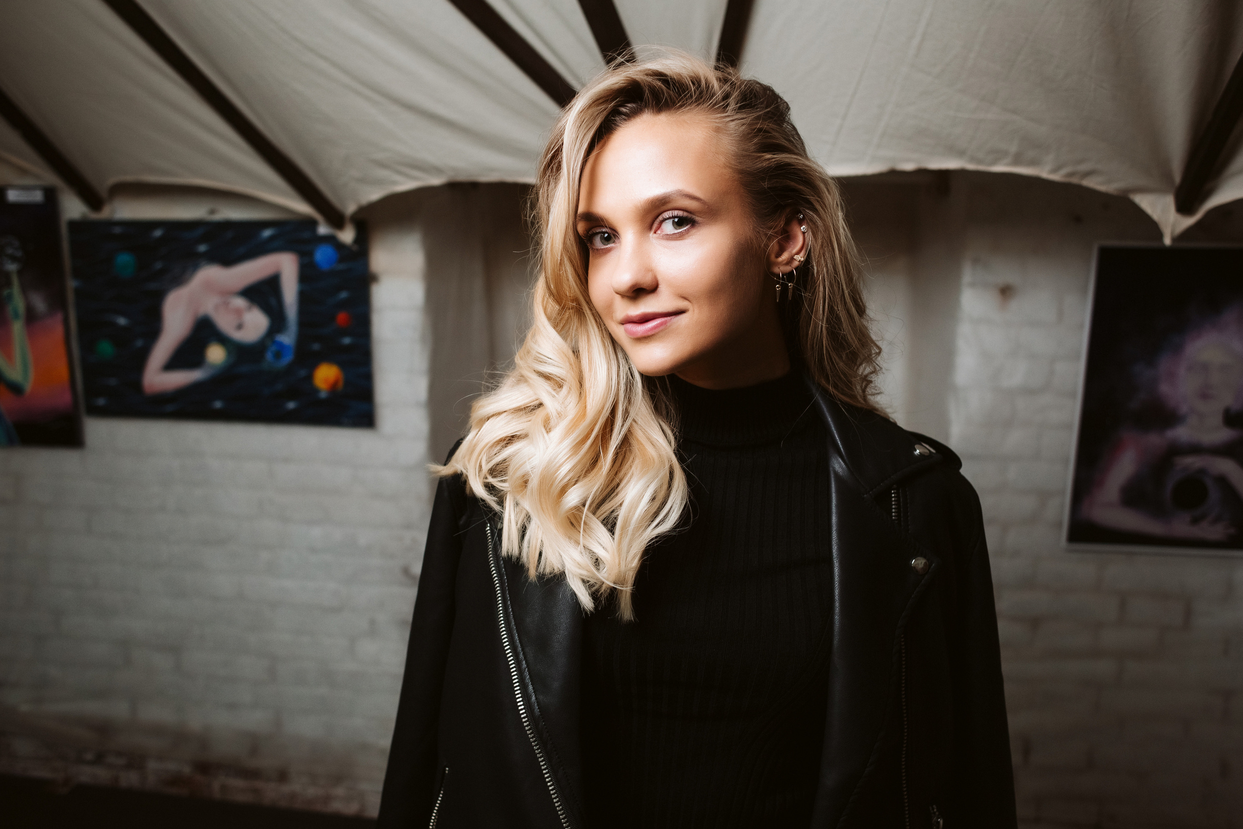 Фото выставки в Таганроге: профессиональная репортажная фотосъемка. Свадебный и семейный фотограф в Таганроге Бакарюк Антон