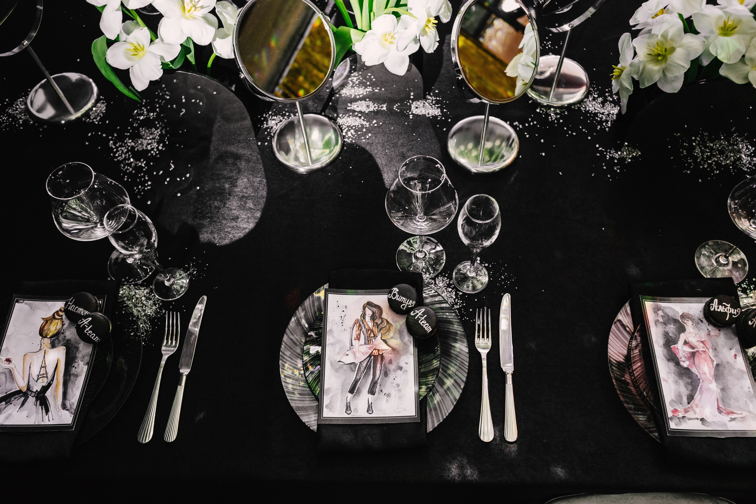 Репортажные фотографии дня рождения Альфии в Таганроге в Мадам Ку Ку. Свадебный и семейный фотограф в Таганроге Бакарюк Антон