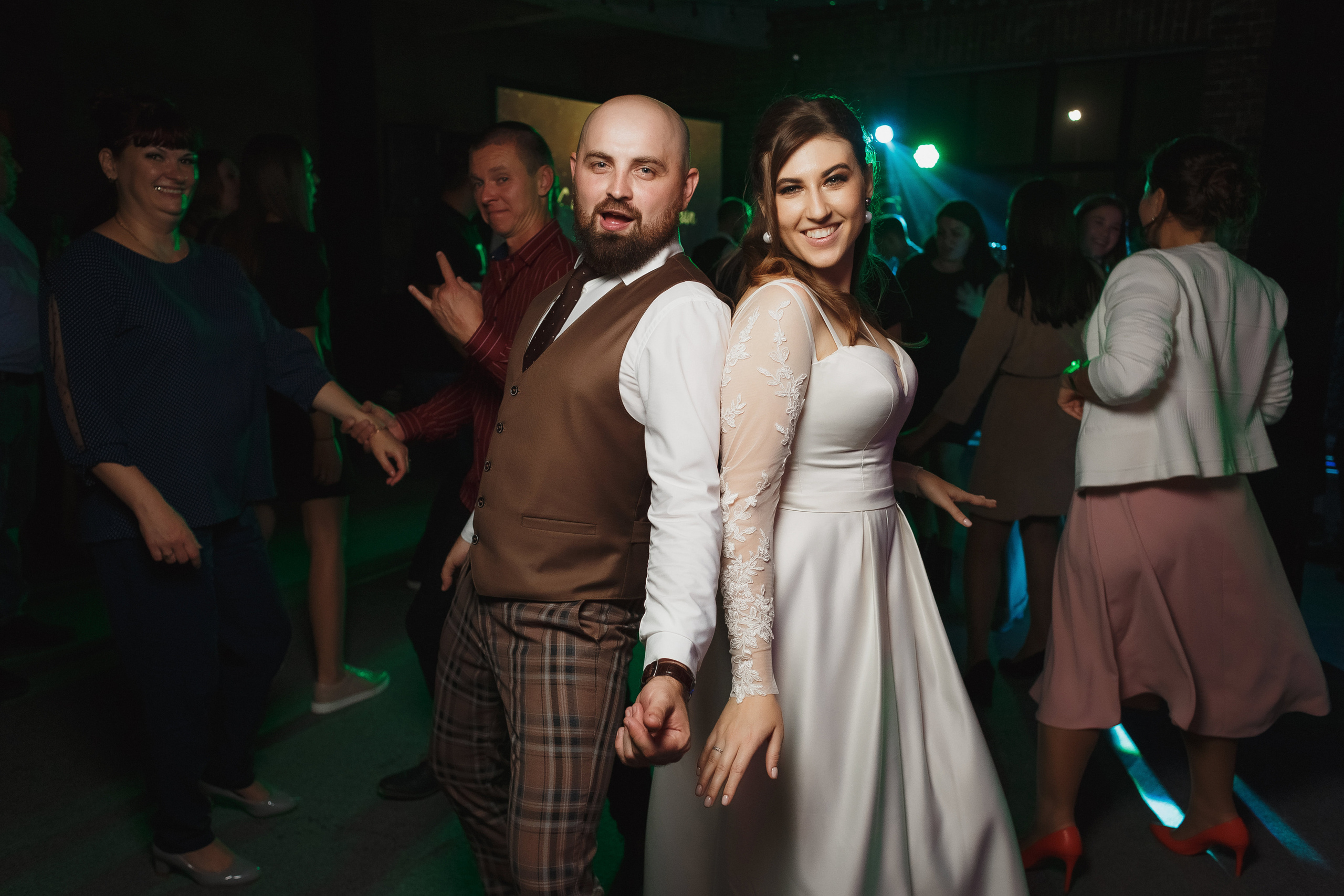 Свадебный день Кирилла и Вали: прогулка в Ростове, банкет в Таганроге. Свадебный и семейный фотограф в Таганроге Бакарюк Антон