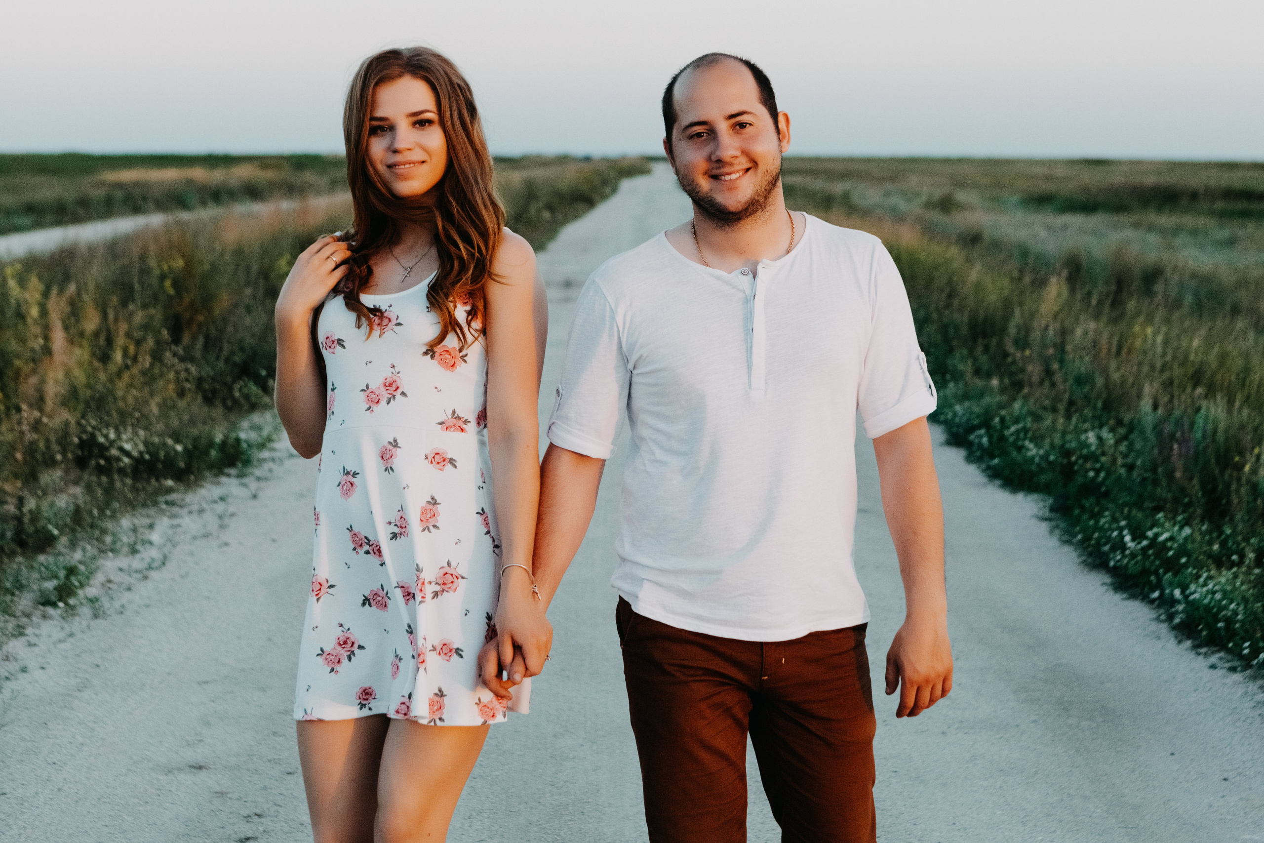 Сказочная романтика: Фотосессия Артёма и Дианы на Беглицкой косе. Свадебный и семейный фотограф в Таганроге Бакарюк Антон