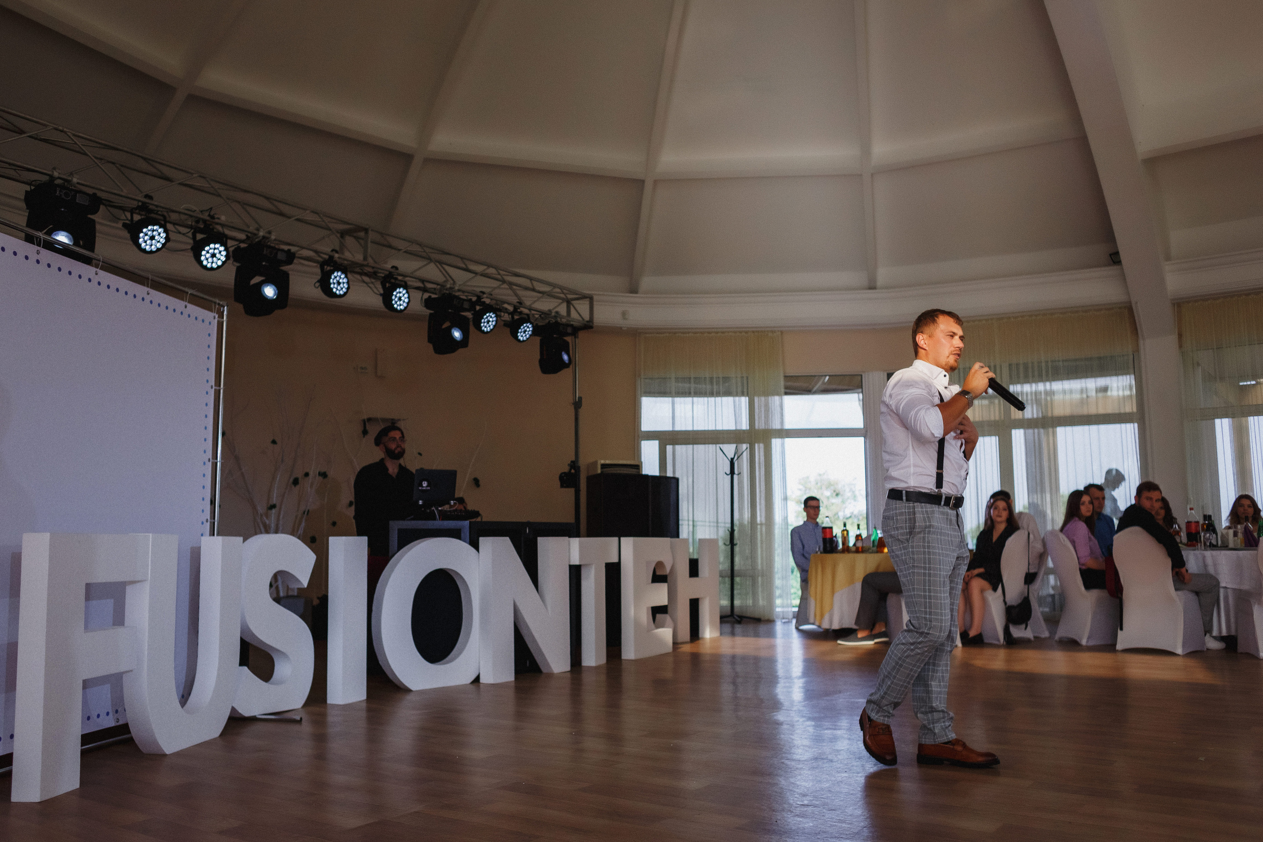Профессиональные фотографии корпоратива Fusion Tech в Таганроге. Свадебный и семейный фотограф в Таганроге Бакарюк Антон