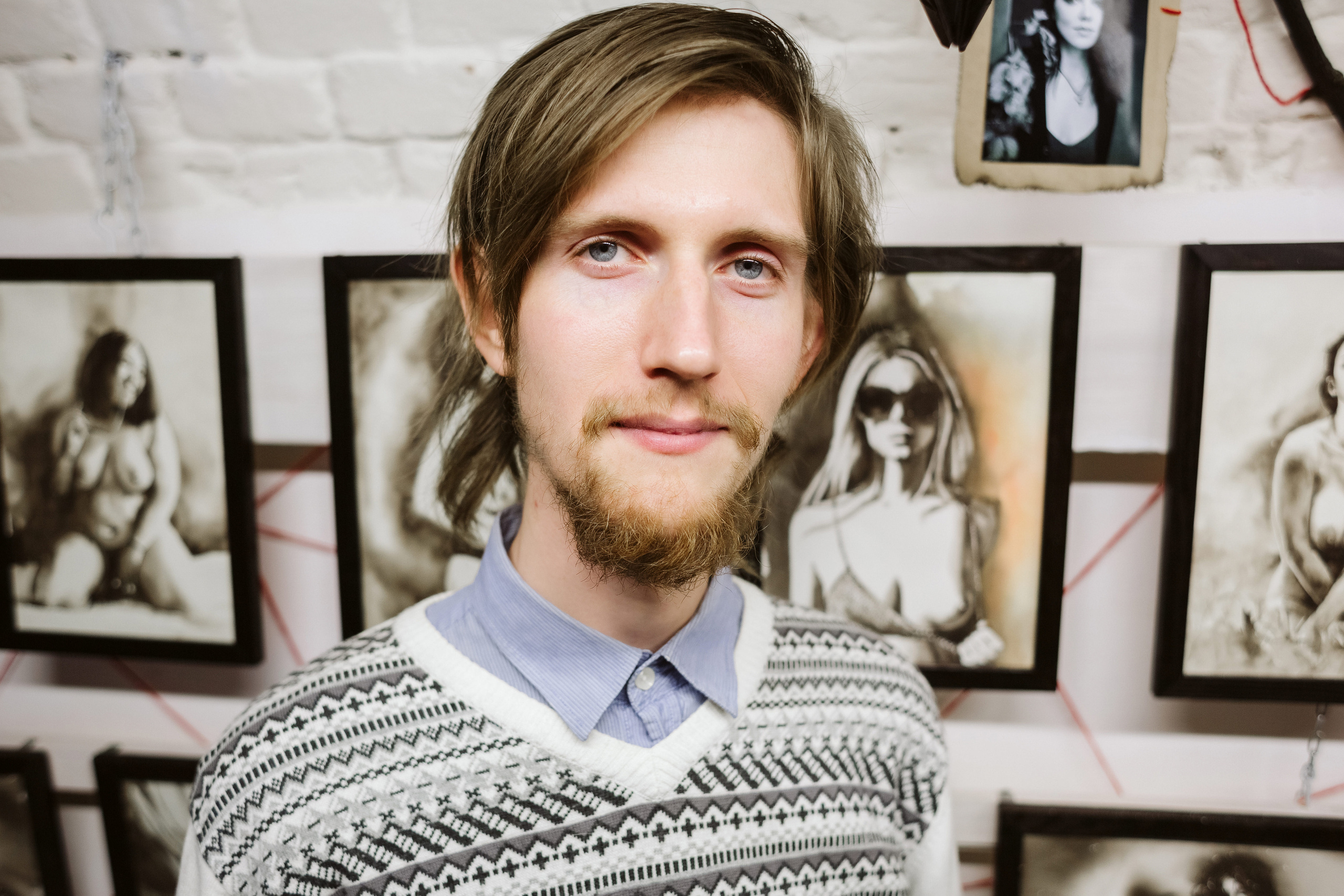 Фото выставки в Таганроге: профессиональная репортажная фотосъемка. Свадебный и семейный фотограф в Таганроге Бакарюк Антон