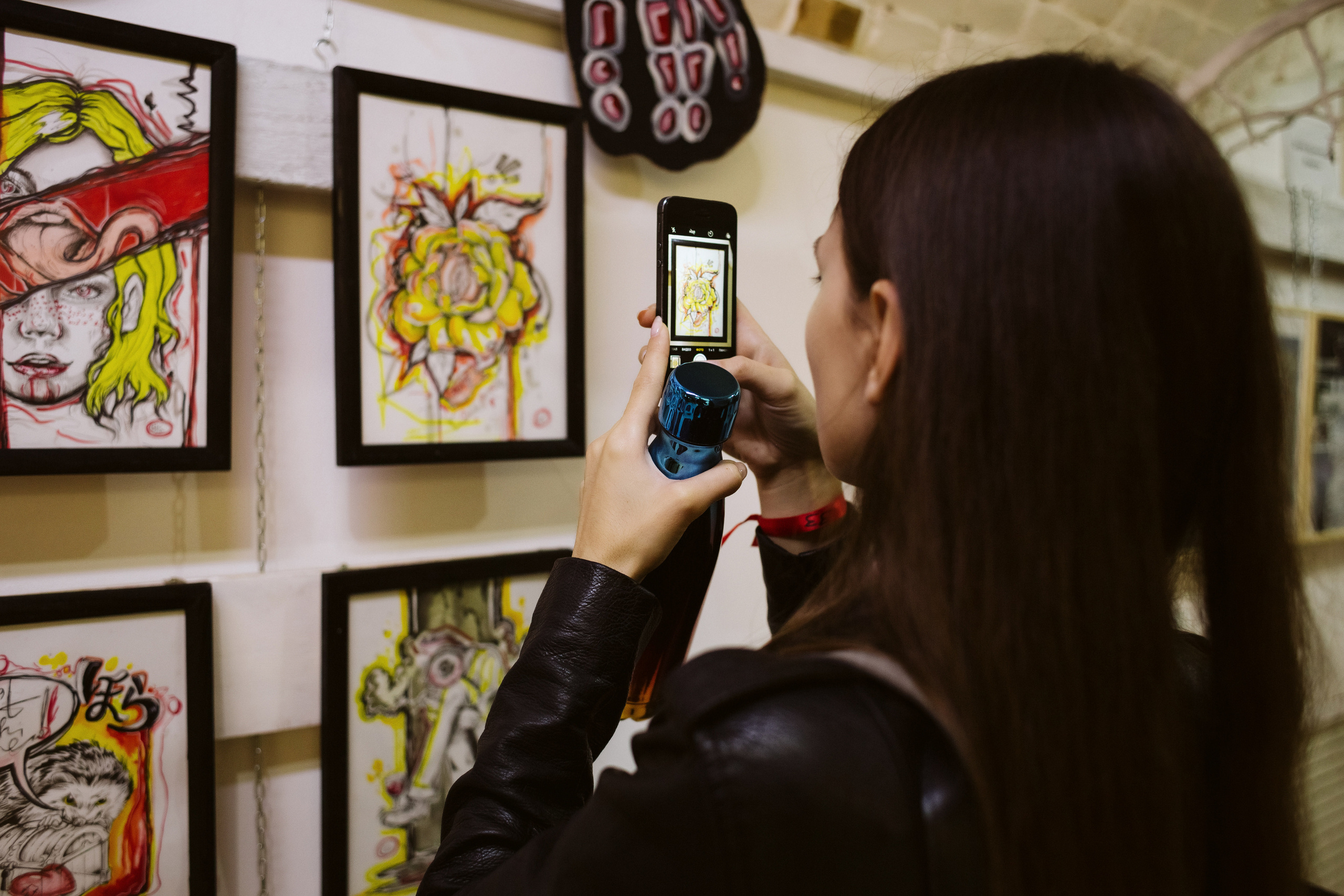 Фото выставки в Таганроге: профессиональная репортажная фотосъемка. Свадебный и семейный фотограф в Таганроге Бакарюк Антон