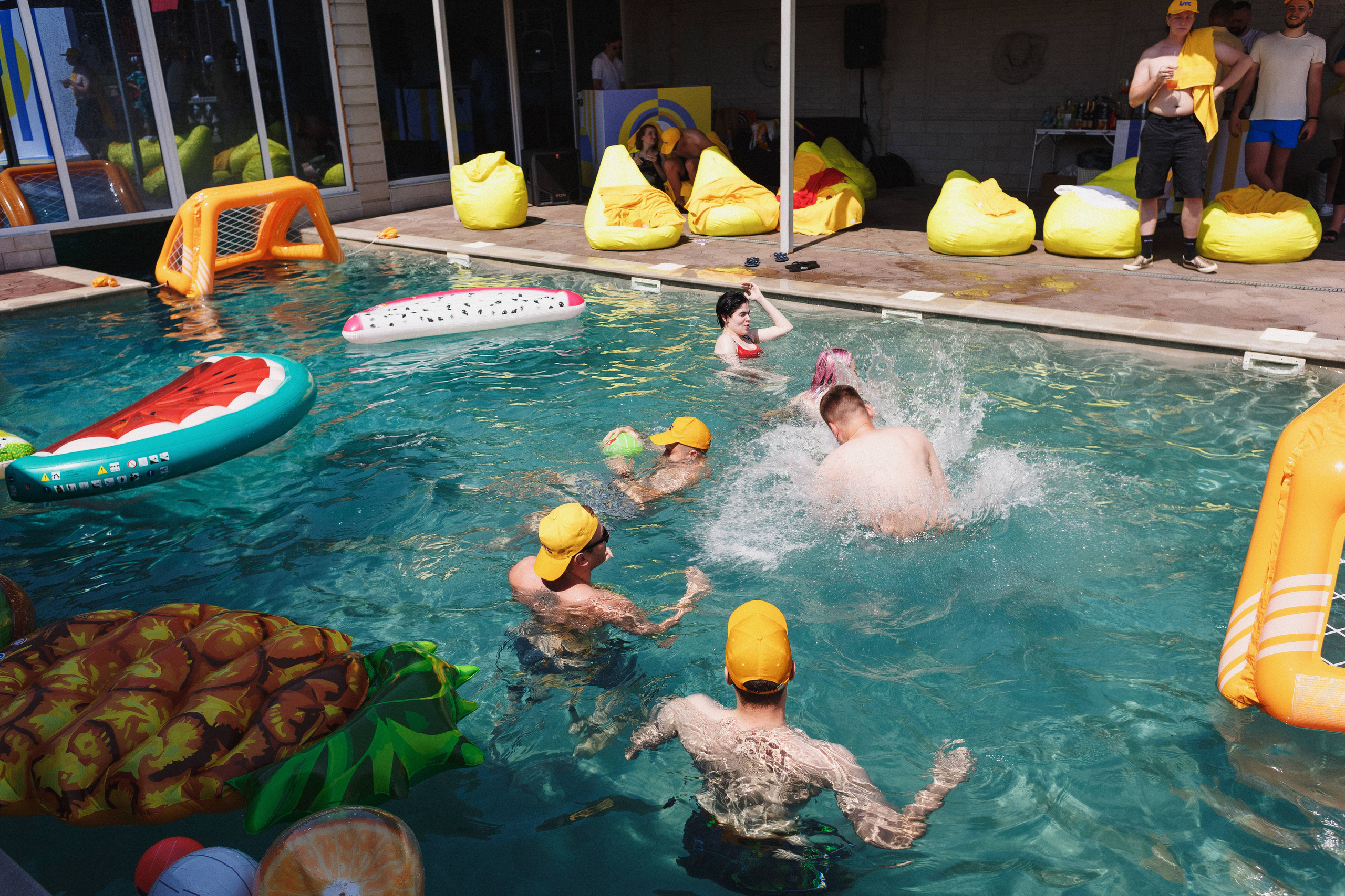 Фотосессия для компании Let Me Code в коттедже Виктория Таганрог. Свадебный и семейный фотограф в Таганроге Бакарюк Антон