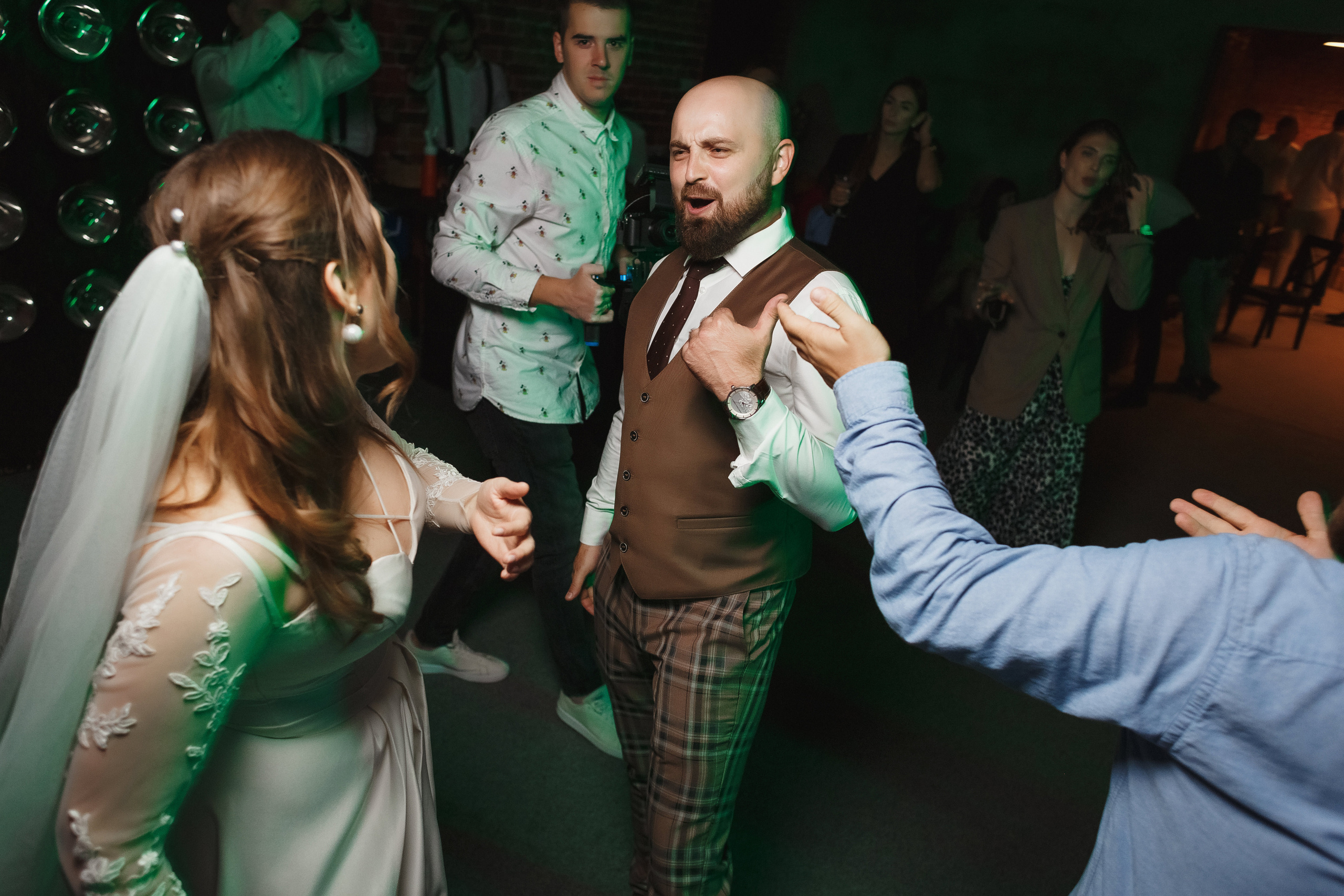 Свадебный день Кирилла и Вали: прогулка в Ростове, банкет в Таганроге. Свадебный и семейный фотограф в Таганроге Бакарюк Антон