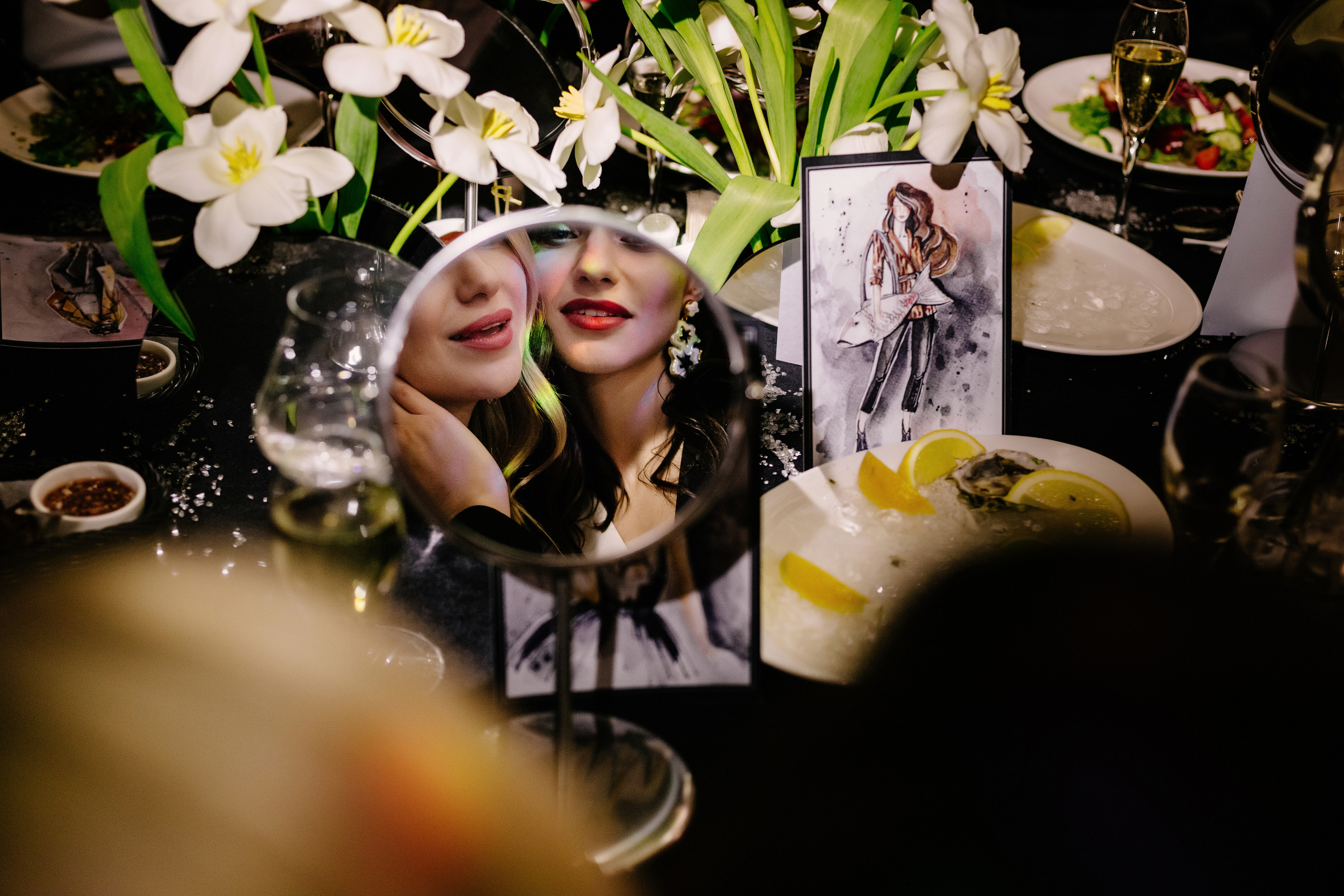 Репортажные фотографии дня рождения Альфии в Таганроге в Мадам Ку Ку. Свадебный и семейный фотограф в Таганроге Бакарюк Антон