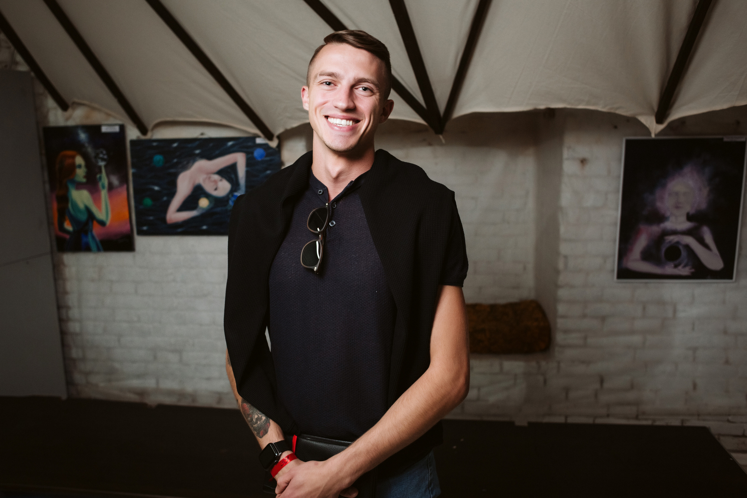 Фото выставки в Таганроге: профессиональная репортажная фотосъемка. Свадебный и семейный фотограф в Таганроге Бакарюк Антон