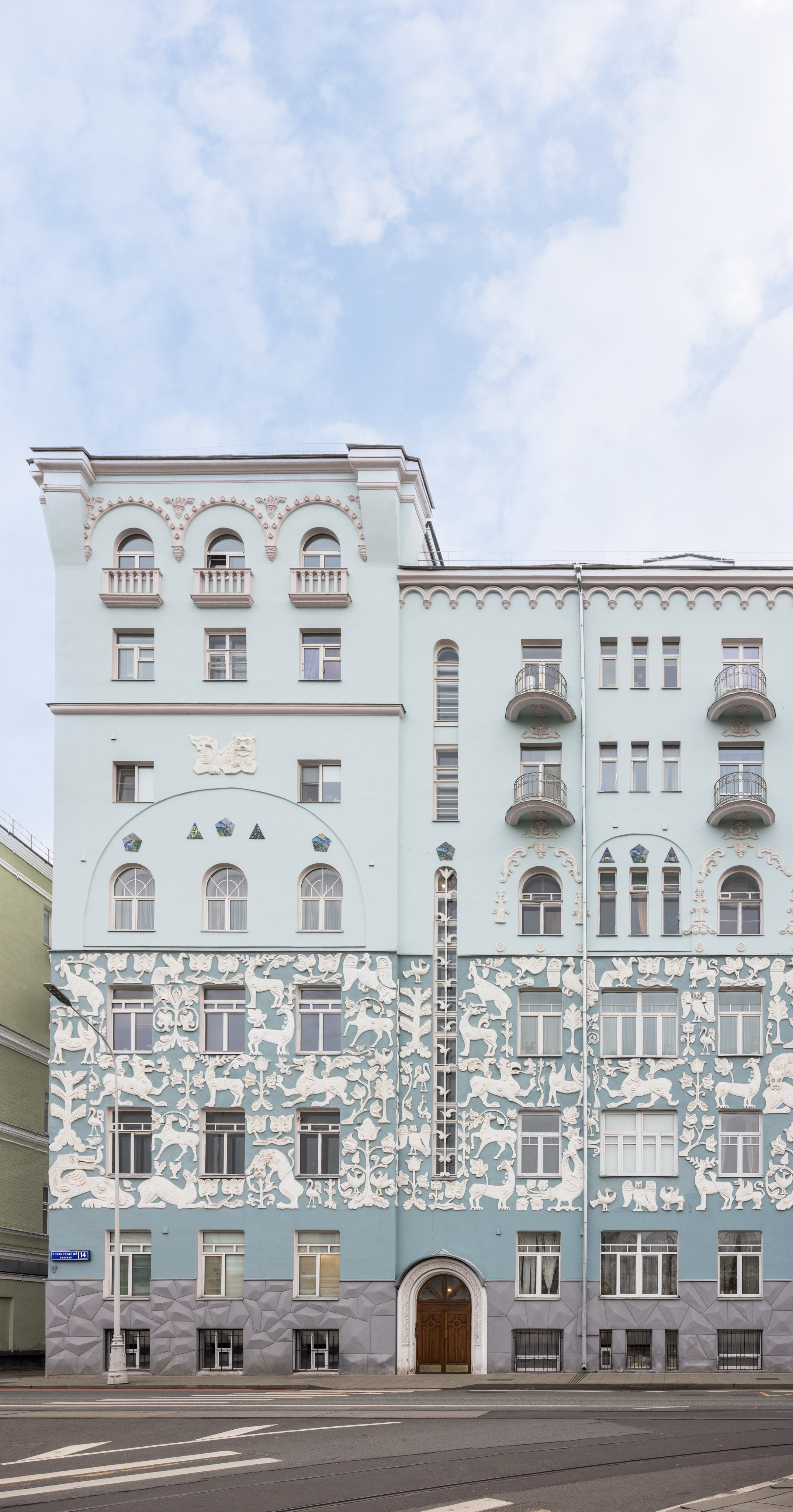 Архитектурная фотосъемка Доходных домов для МосквичMAG. Интерьерный фотограф