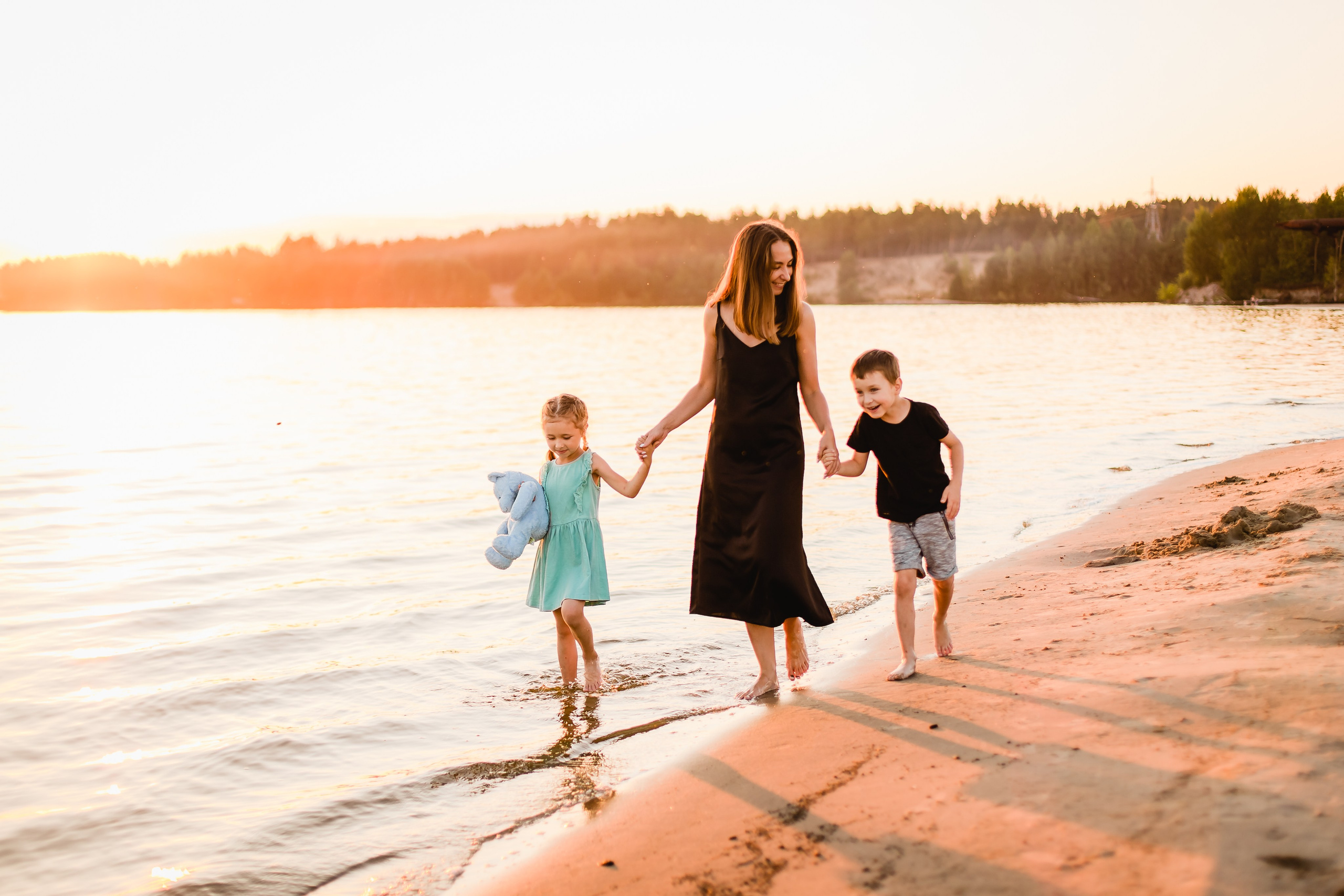 На пляже. Семейный и свадебный фотограф в Чебоксарах и Новочебоксарске Ирина Юрь