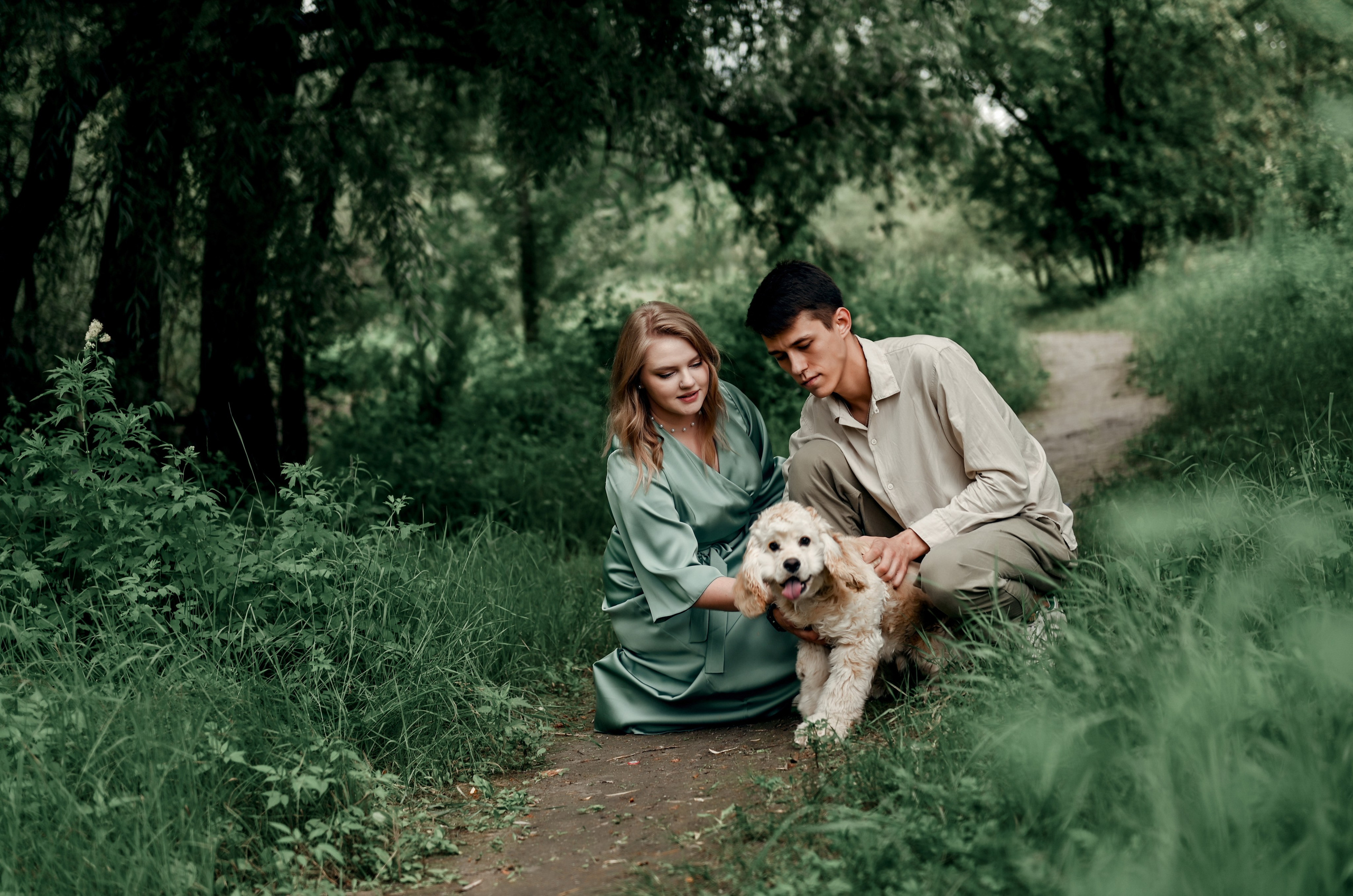 Love story прогулка вместе с песиком))). Свадебный, семейный, детский, контент фотограф в Омске Максим Ильин