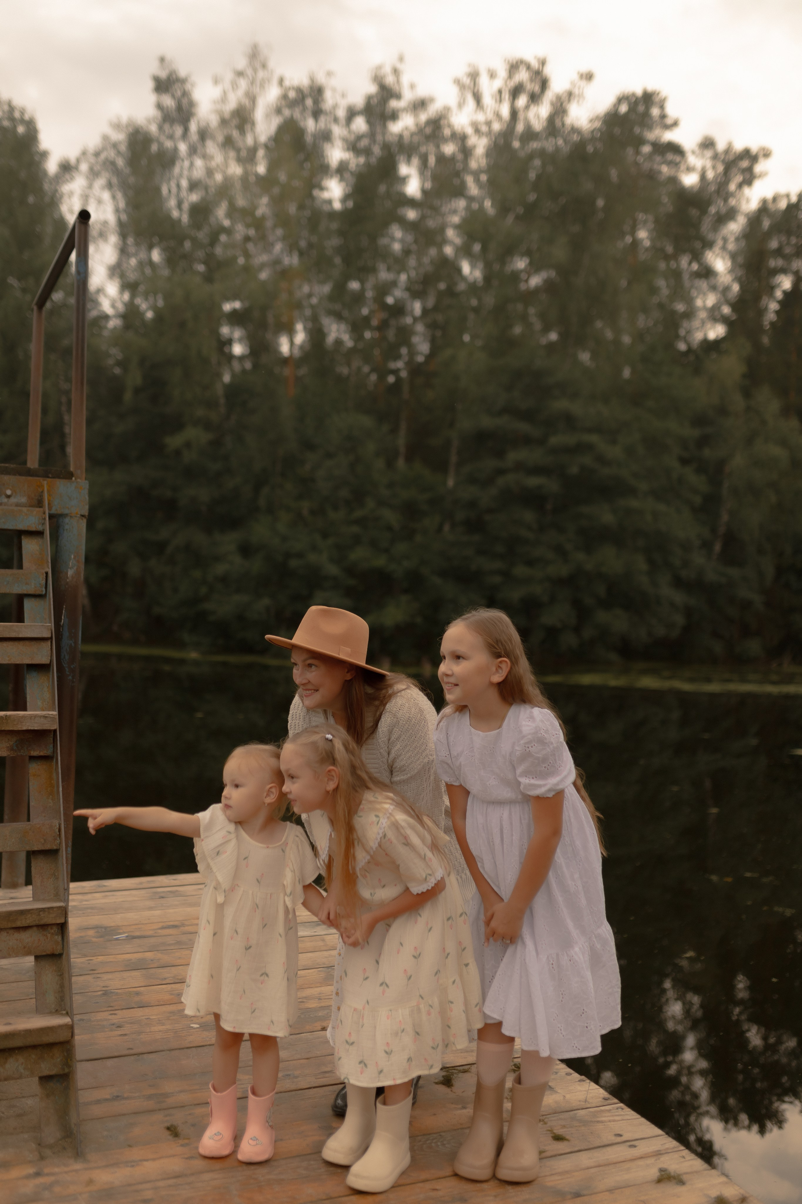 Мама Алина, Маша, Дина и Анечка. Фотограф Татьяна Семенова