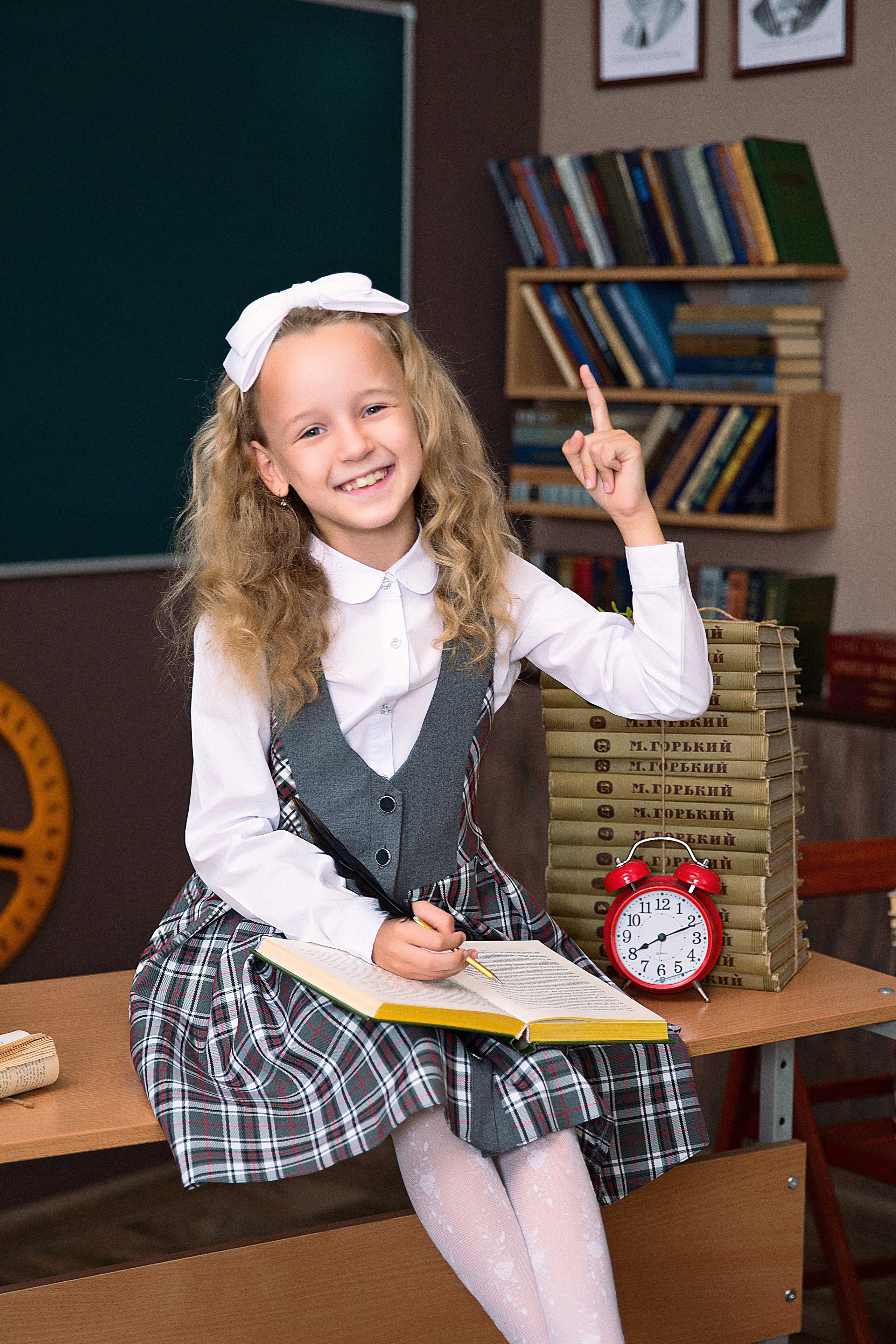 Индивидуальные фотосессии школьников. Детский школьный фотограф в Кемерово Зиновьева Екатерина