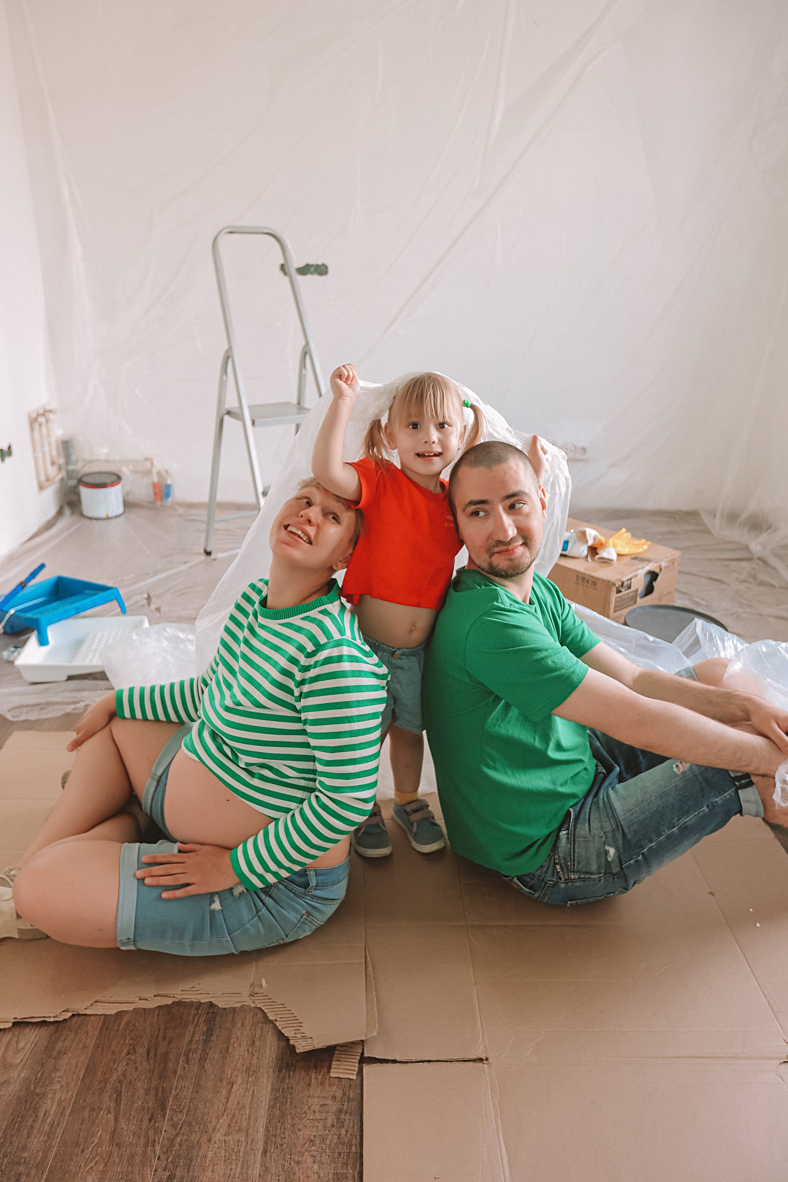 Ремонт. Семейный фотограф Тюмень, фотограф на роды Салмина Мария