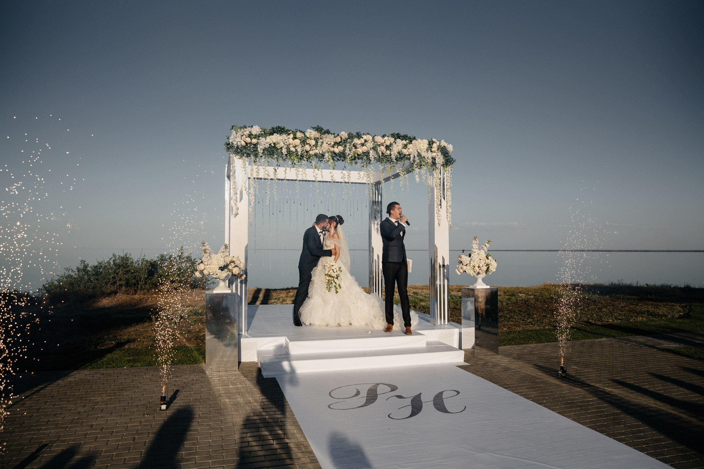 Свадебная фотосессия Ростома и Николь. Профессиональный фотограф в Волгодонске и Ростове Владимир Казак