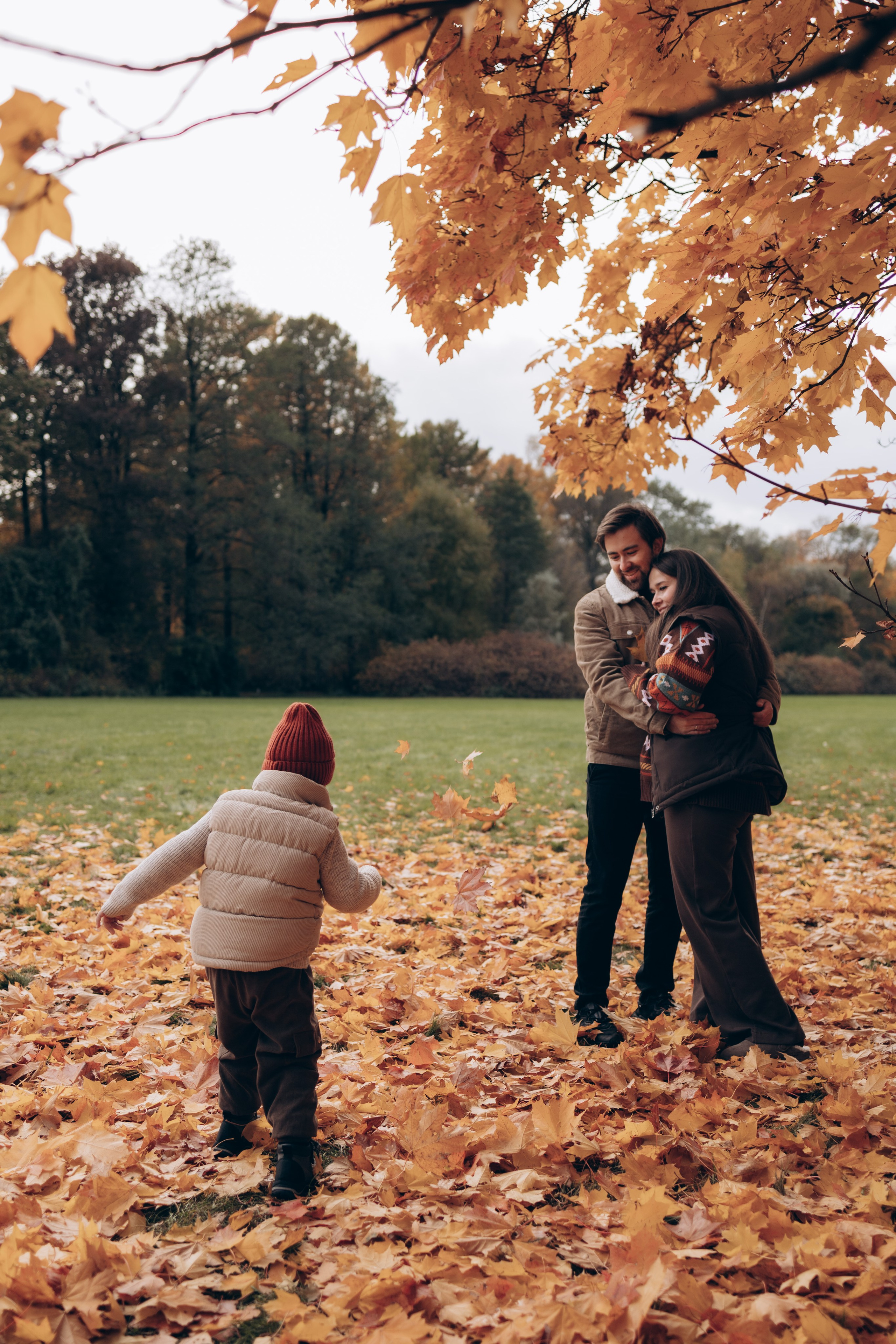 Осенняя семейная фотосессия в парке ЦПКиО им. Кирова на Елагином острове. Семейный и детский фотограф в Санкт-Петербурге Павлова Елена