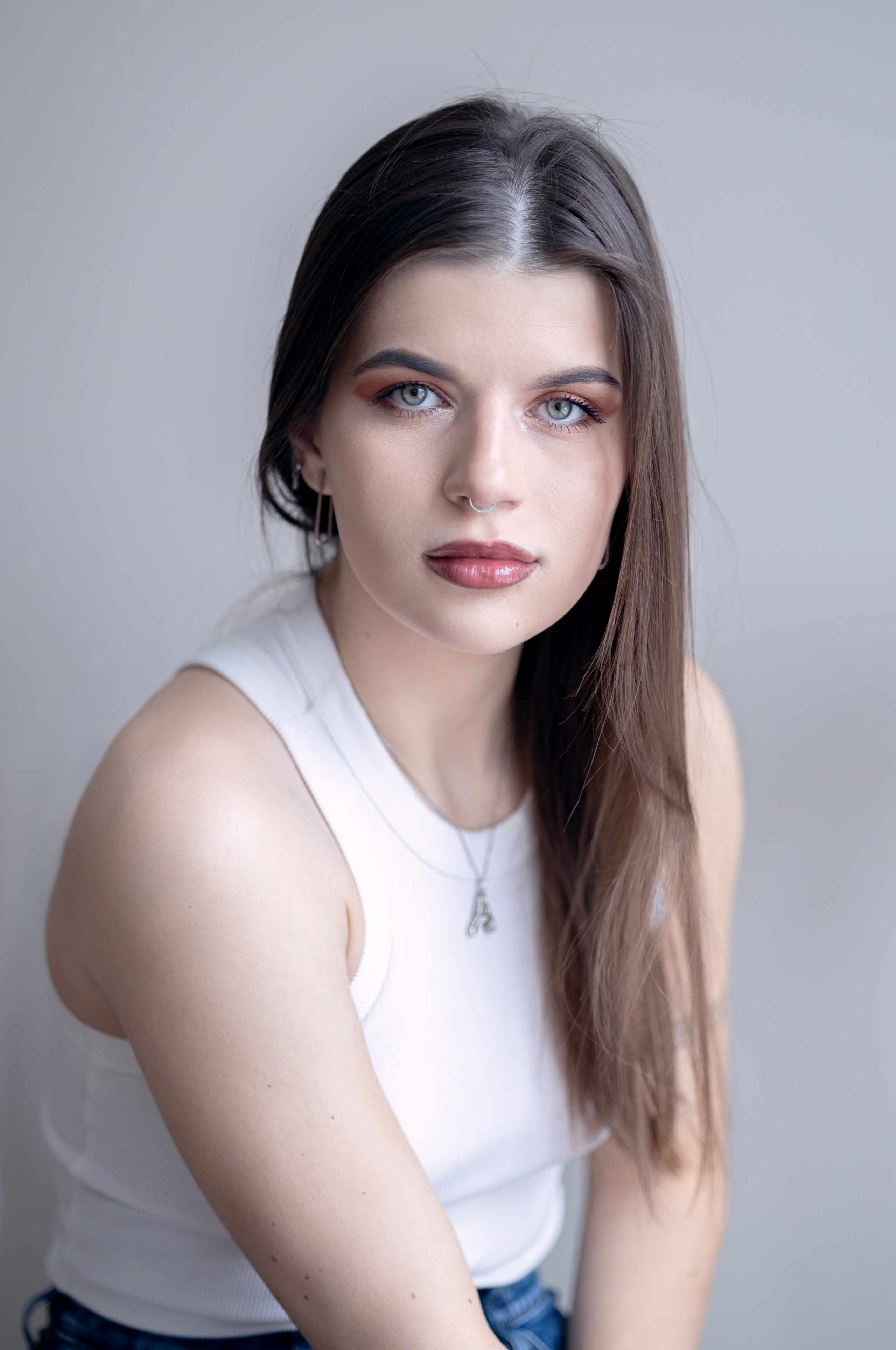 Портреты людей, портреты в студии и на улице. Фотостудия T-CUBE