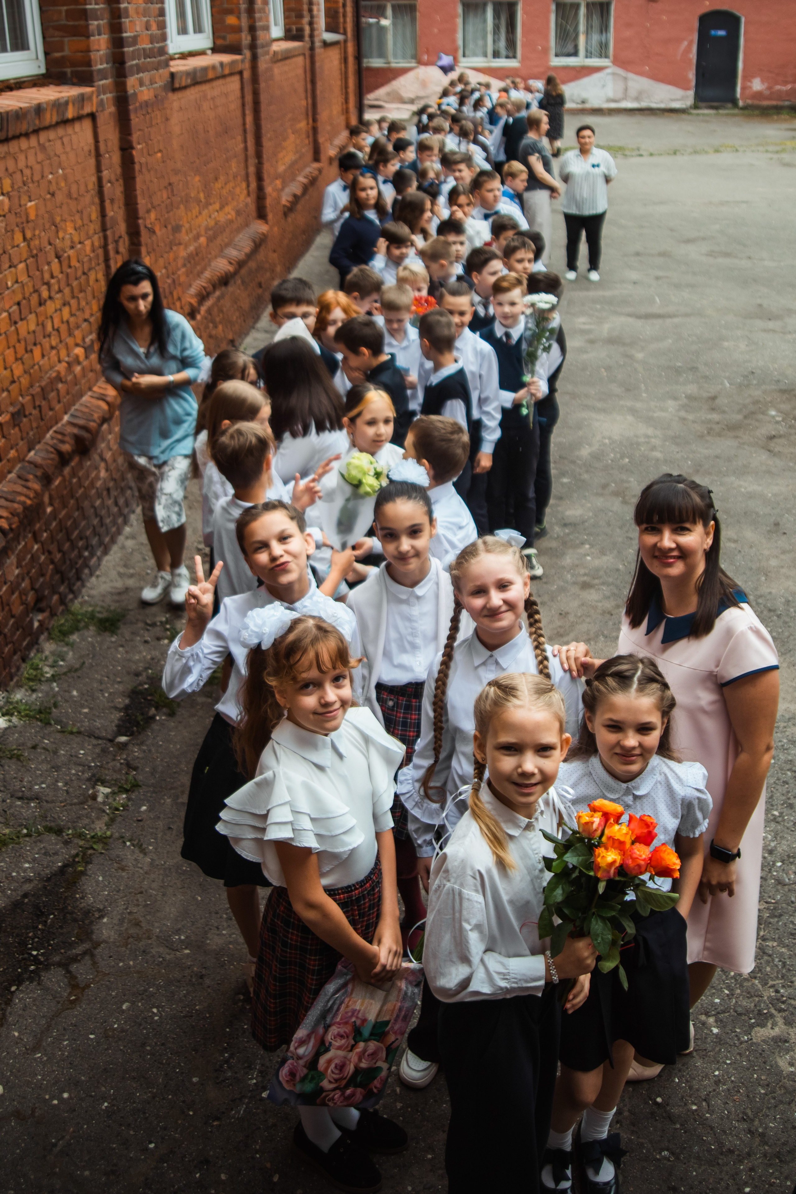 Линейка 4 класс. Фотограф Куянова Алина, семейные и свадебные фотосессии в Калининграде