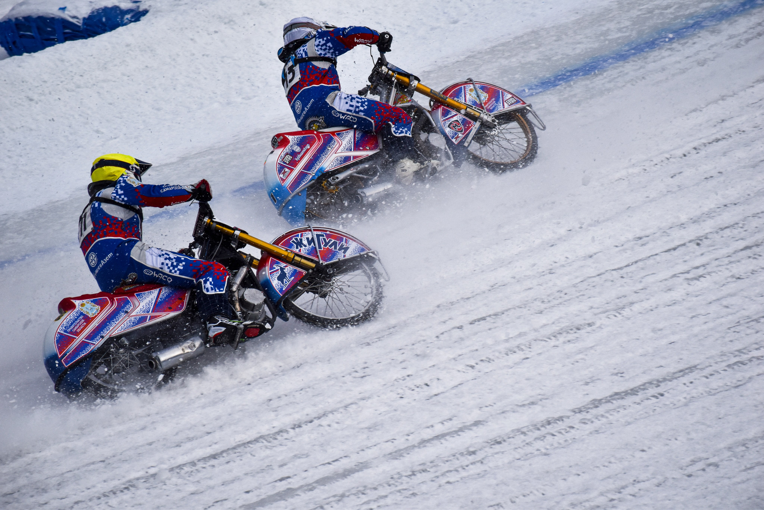 Ледовый спидвей 2025. Голосов Дмитрий — автоспортивный фотограф